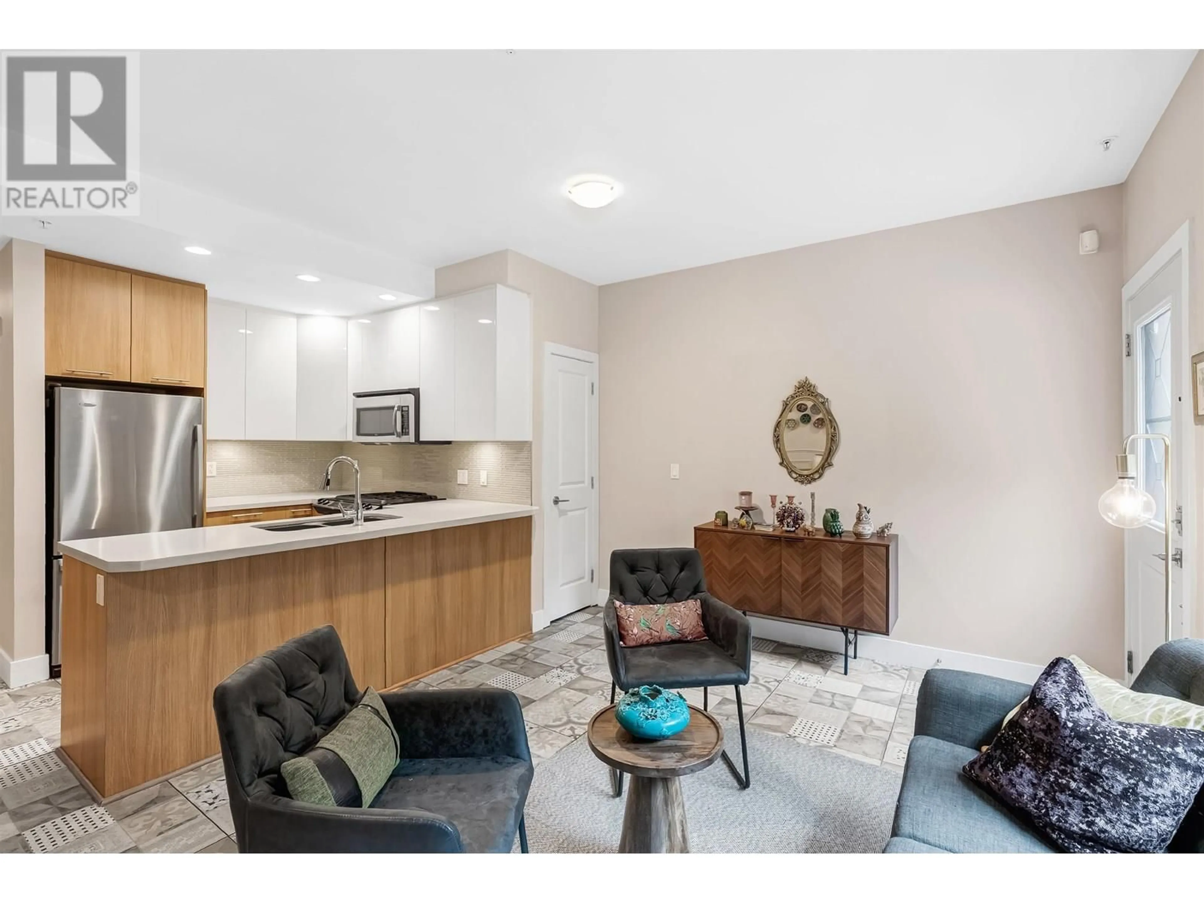 Unknown for 460 5TH AVENUE, Vancouver British Columbia V5T1H9