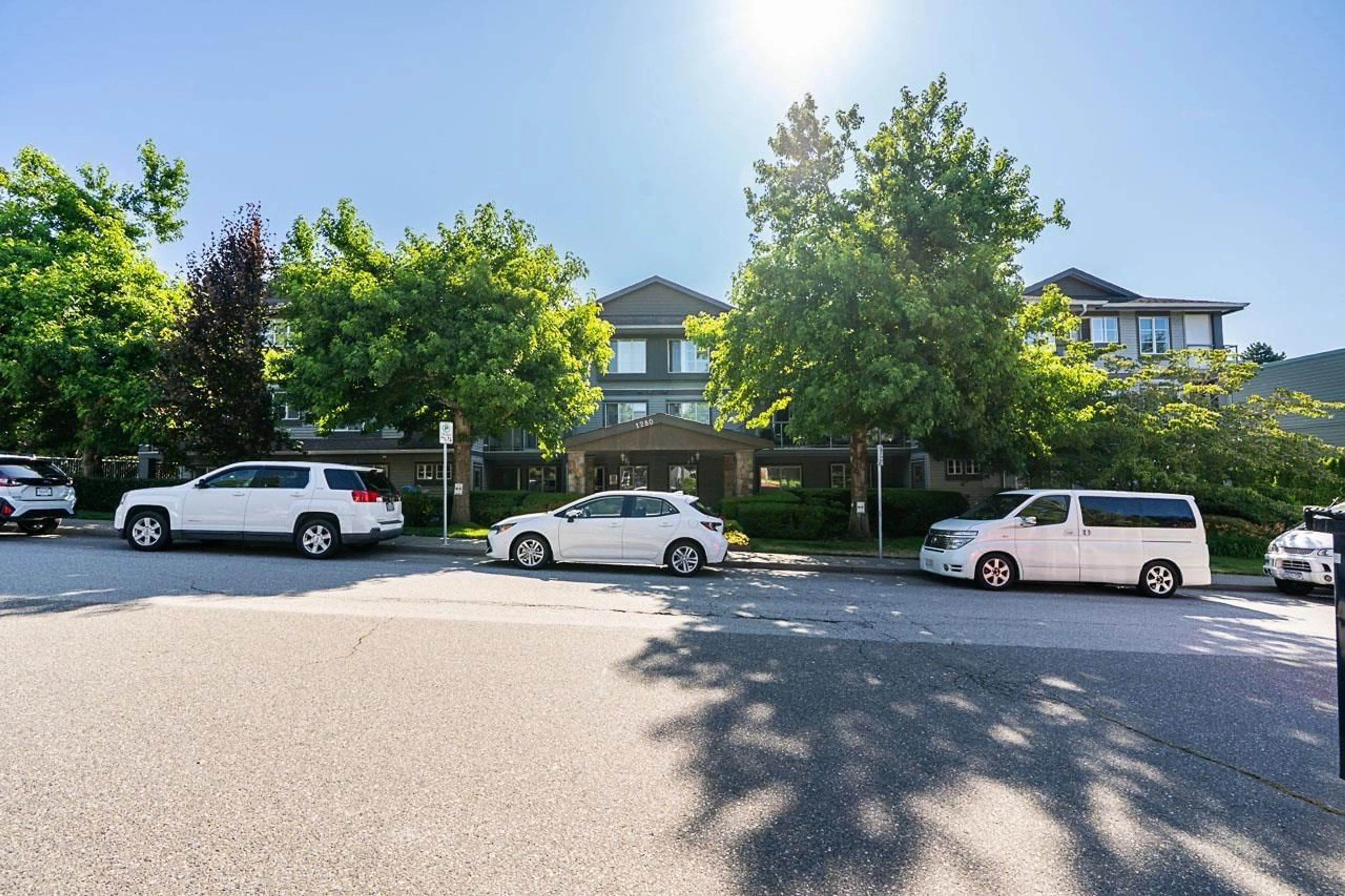 A pic from outside/outdoor area/front of a property/back of a property/a pic from drone, mountain view for 303 - 1280 MERKLIN, White Rock British Columbia V4B4B9