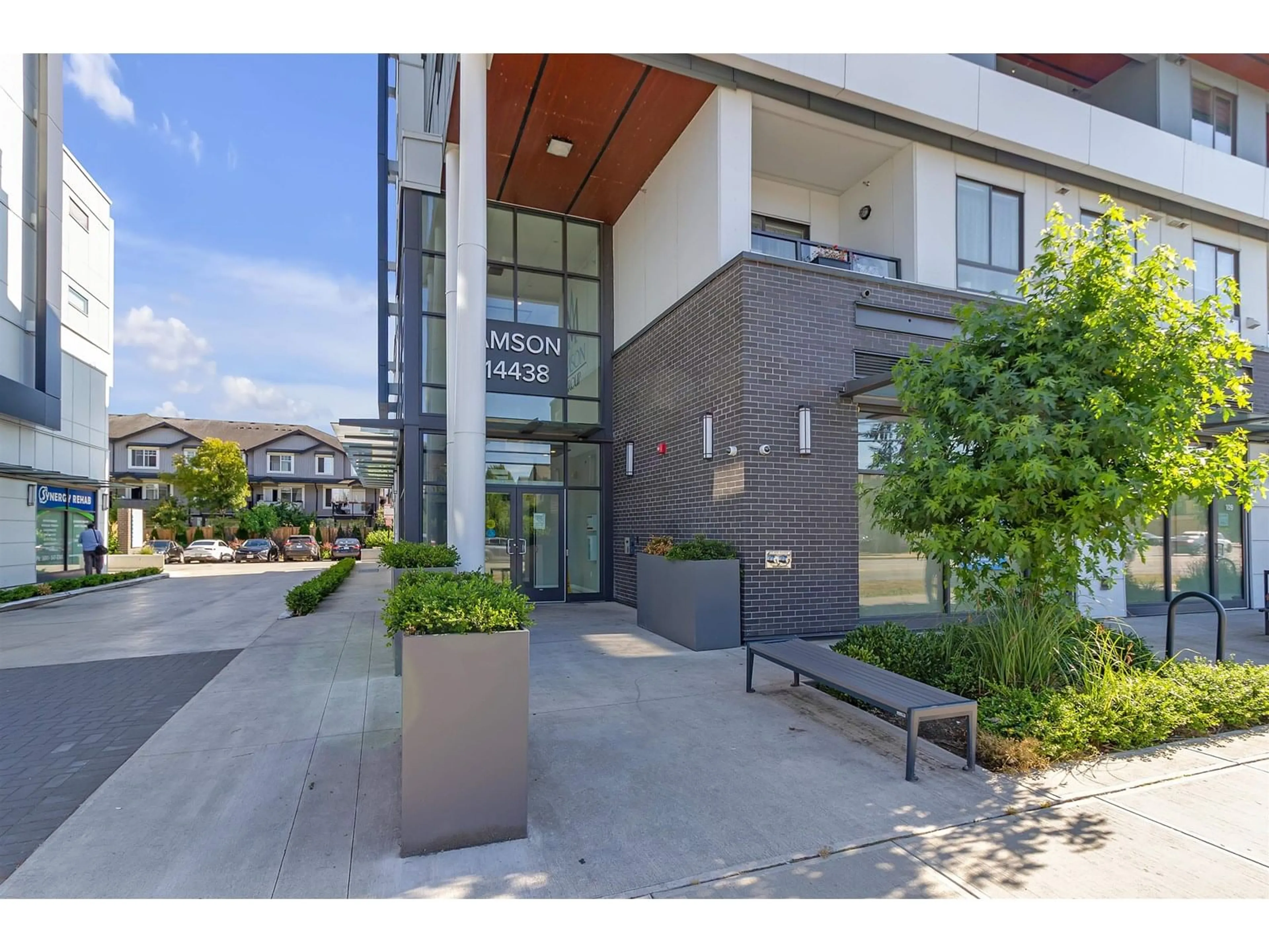 Indoor foyer for 405 - 14438 72 AVE, Surrey British Columbia V3S0B6
