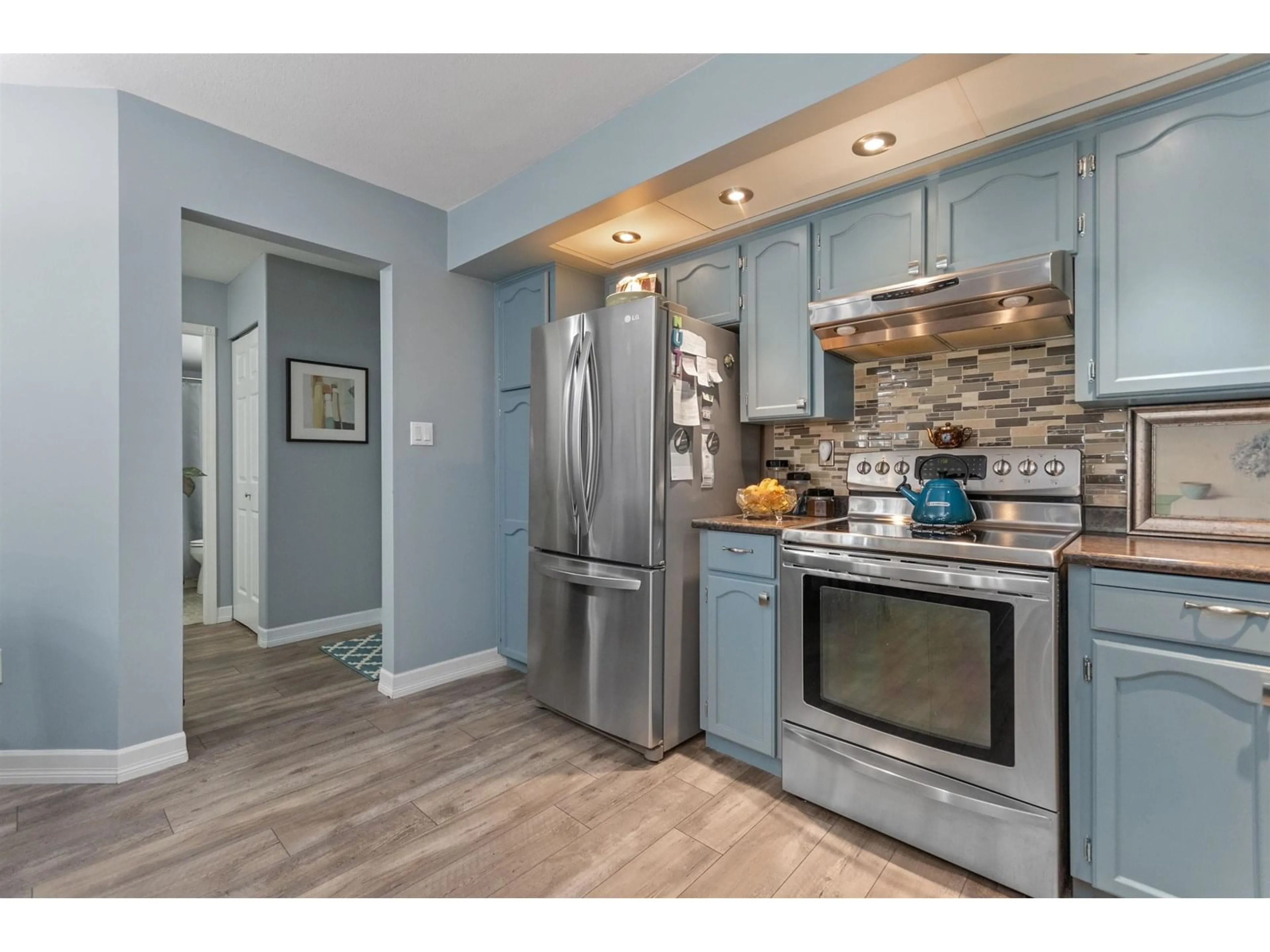 Open concept kitchen, unknown for 217 - 31930 OLD YALE, Abbotsford British Columbia V2T2C7