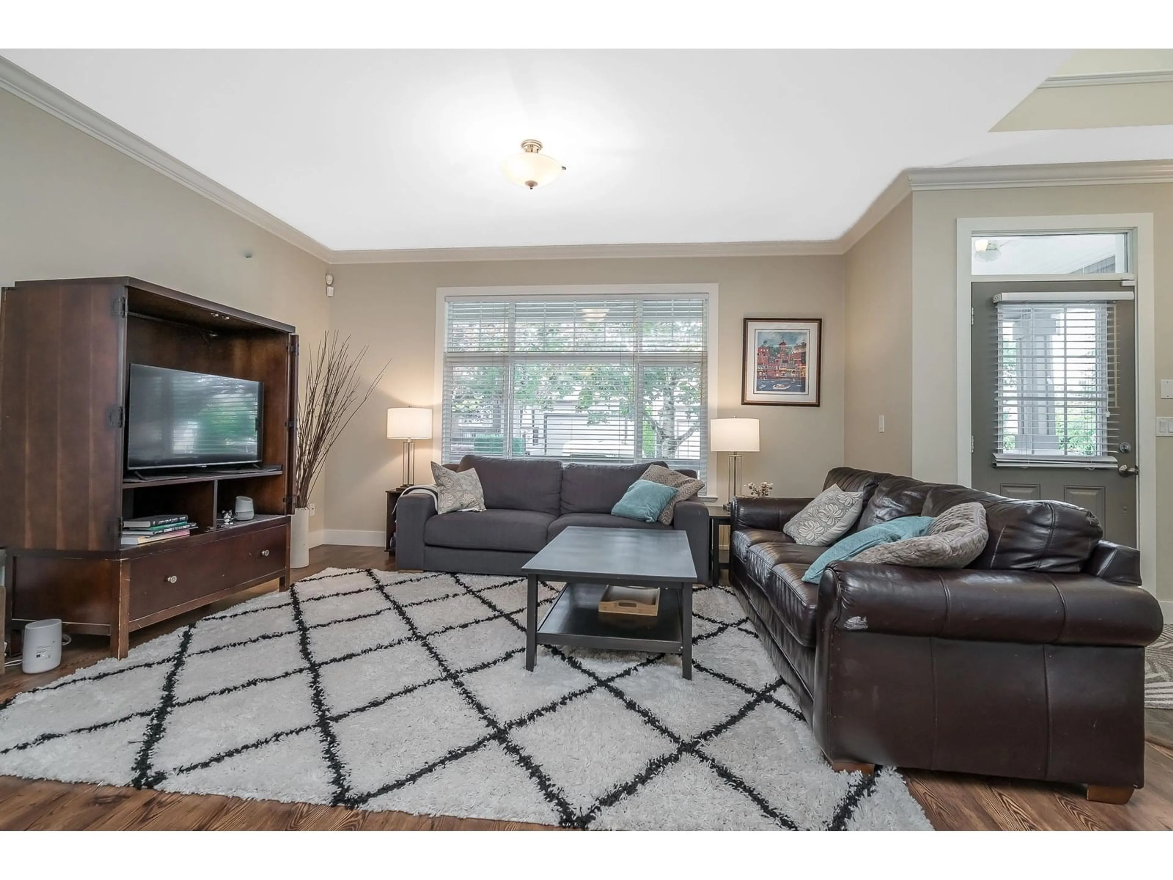 Living room with furniture, unknown for 19232 68A, Surrey British Columbia V4N0B6
