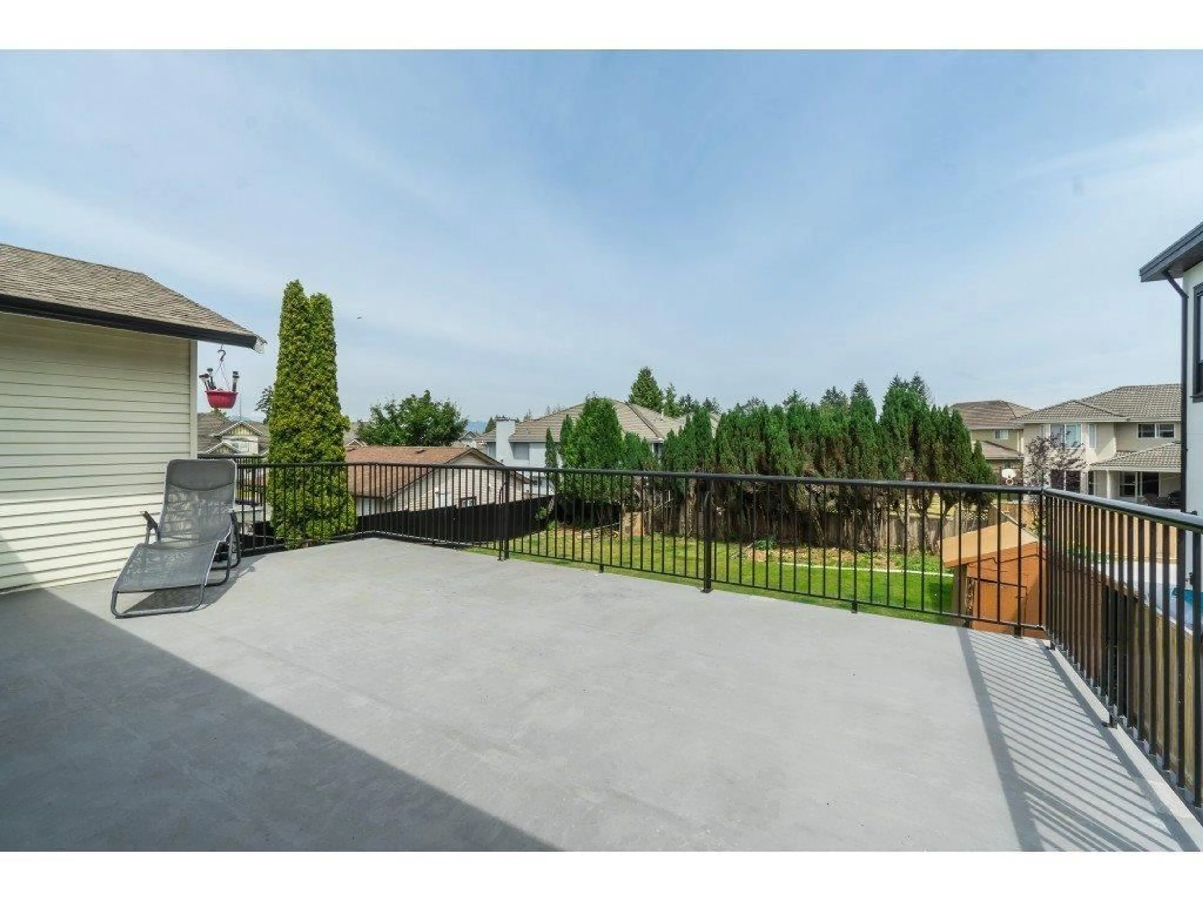 Patio, mountain view for 6174 132, Surrey British Columbia V3W4K8