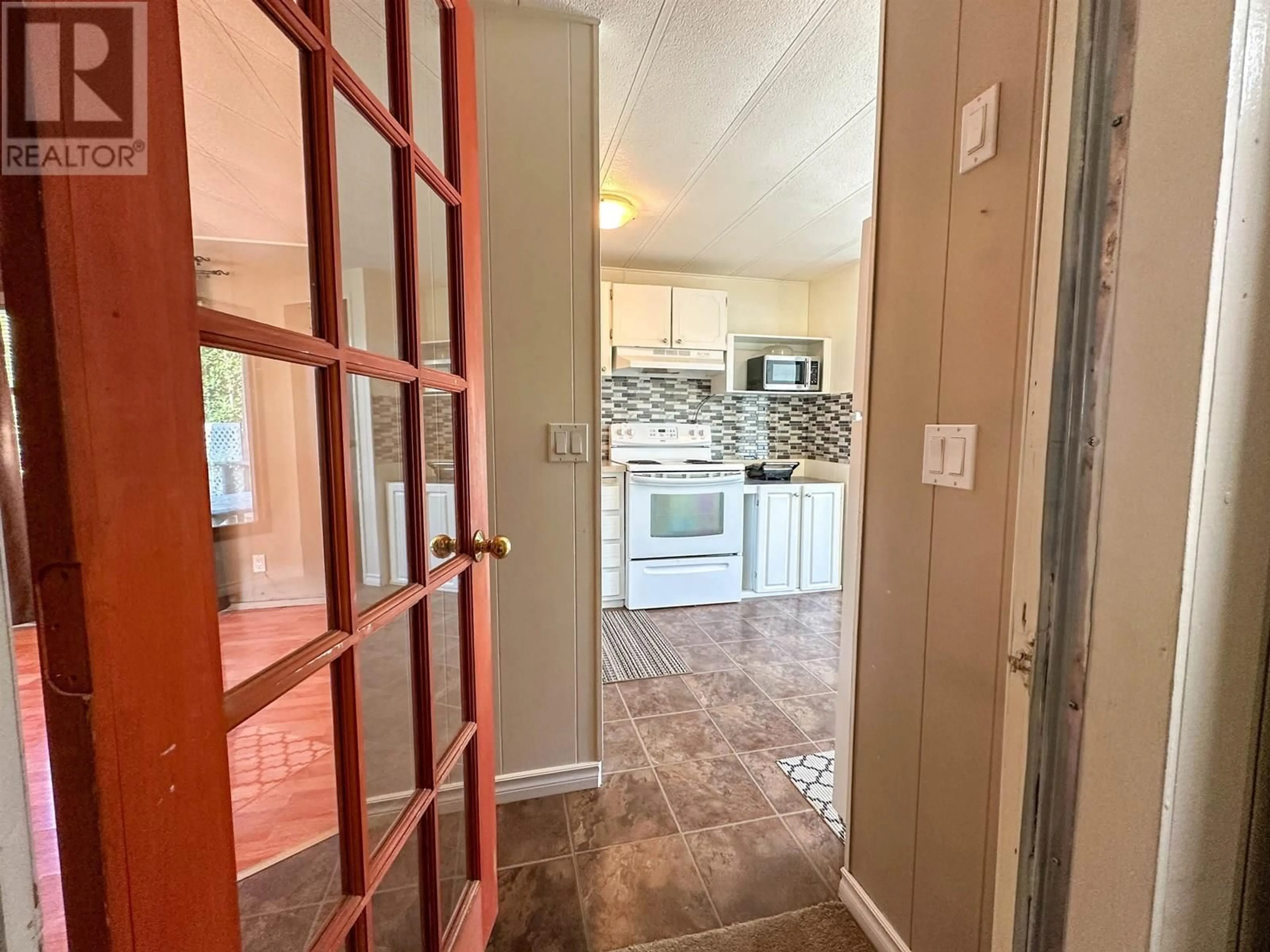 Indoor entryway for 7 - 2091 16 HIGHWAY, Vanderhoof British Columbia V0J3A0