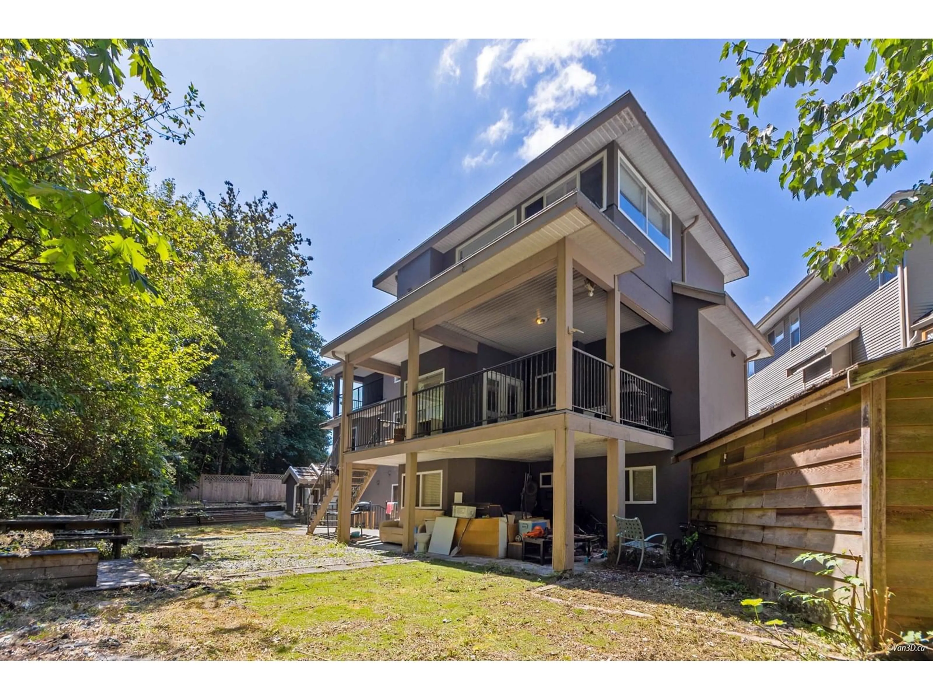 A pic from outside/outdoor area/front of a property/back of a property/a pic from drone, unknown for 9766 160A, Surrey British Columbia V4N5M1