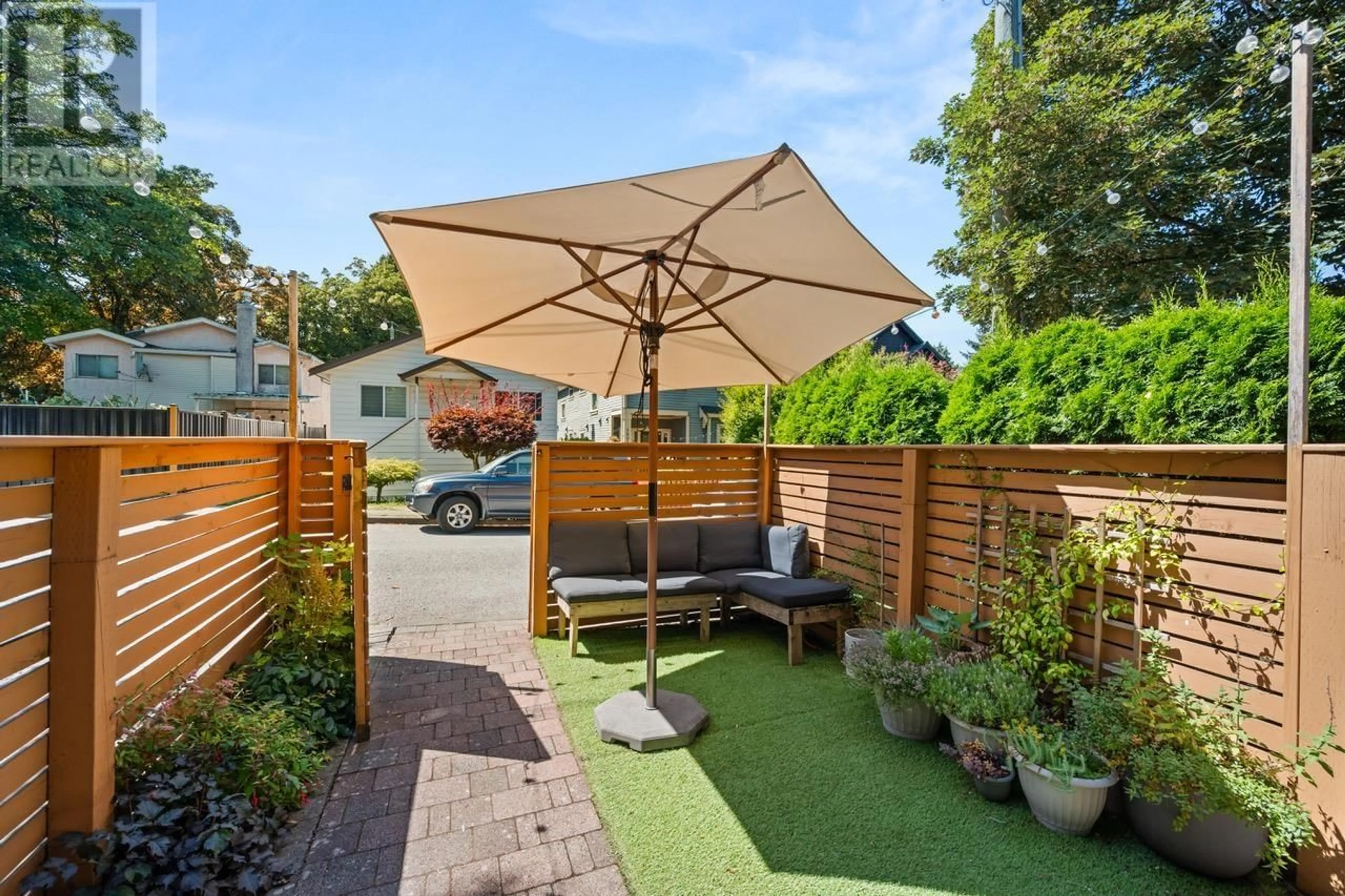 Patio, street for 3880 FLEMING STREET, Vancouver British Columbia V5N3W2