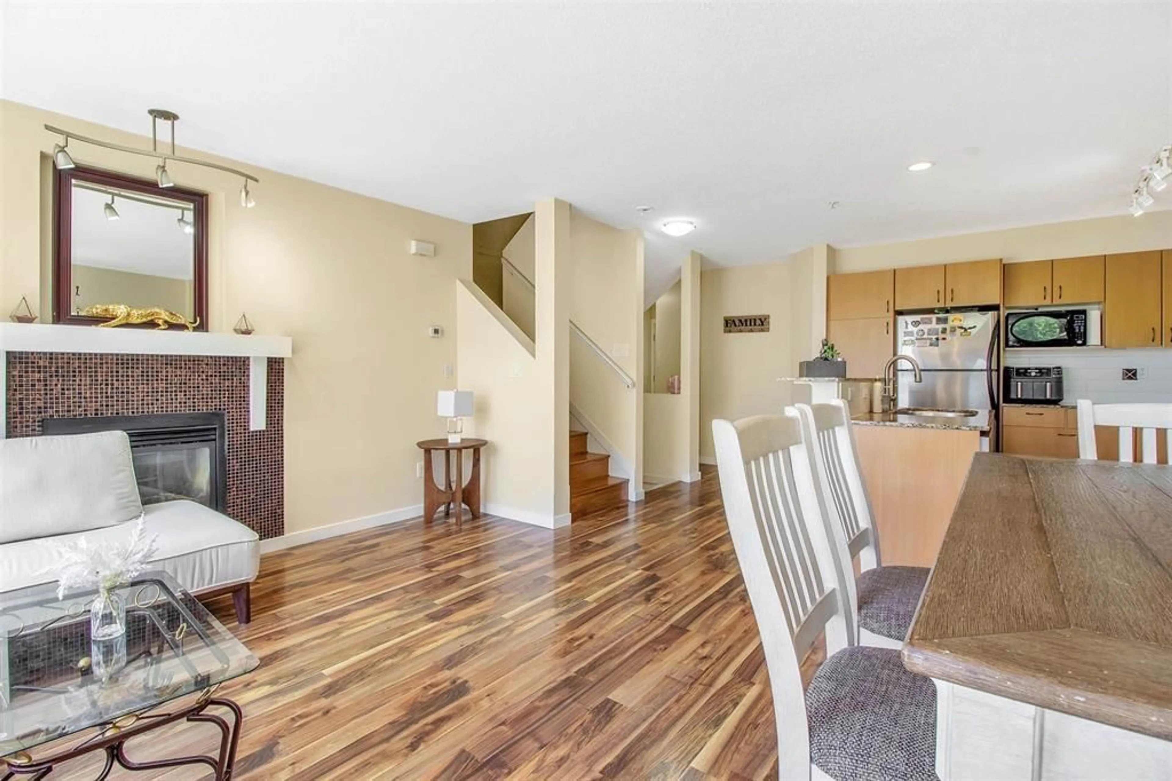 Open concept kitchen, unknown for 53 - 20350 68, Langley British Columbia V2Y3A5