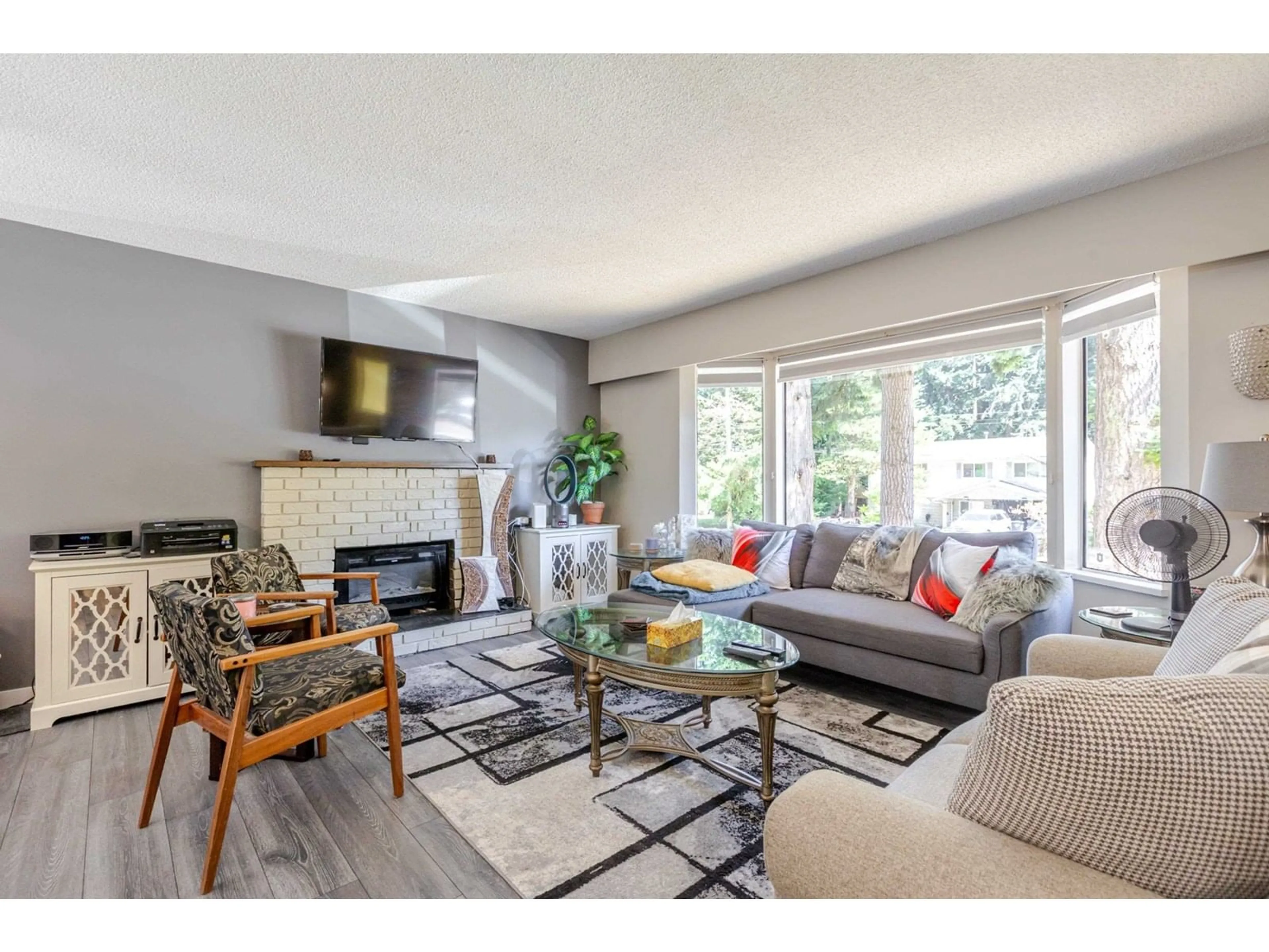 Living room with furniture, unknown for 4083 206A, Langley British Columbia V3A4Z7