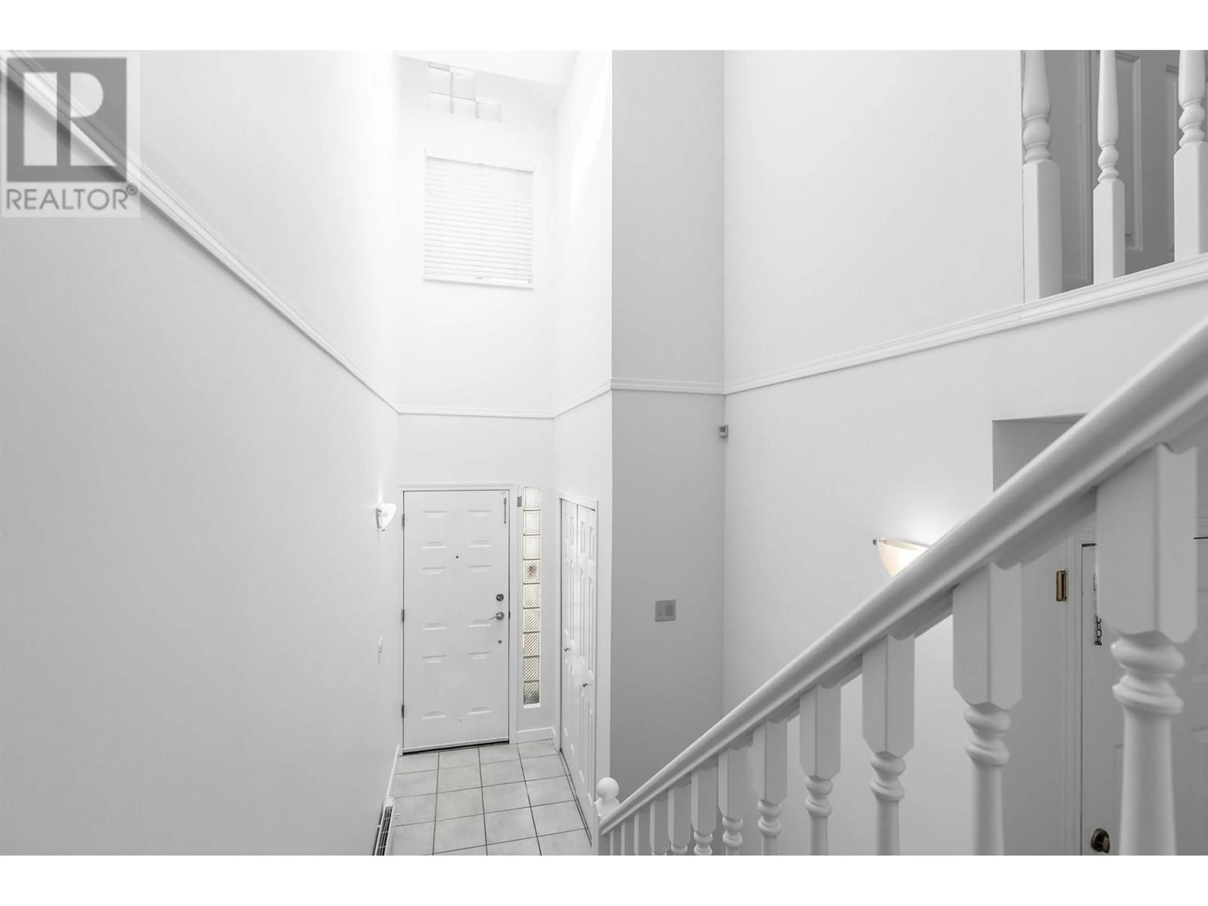 Indoor foyer for 12 - 1872 HARBOUR STREET, Port Coquitlam British Columbia V3C1A3