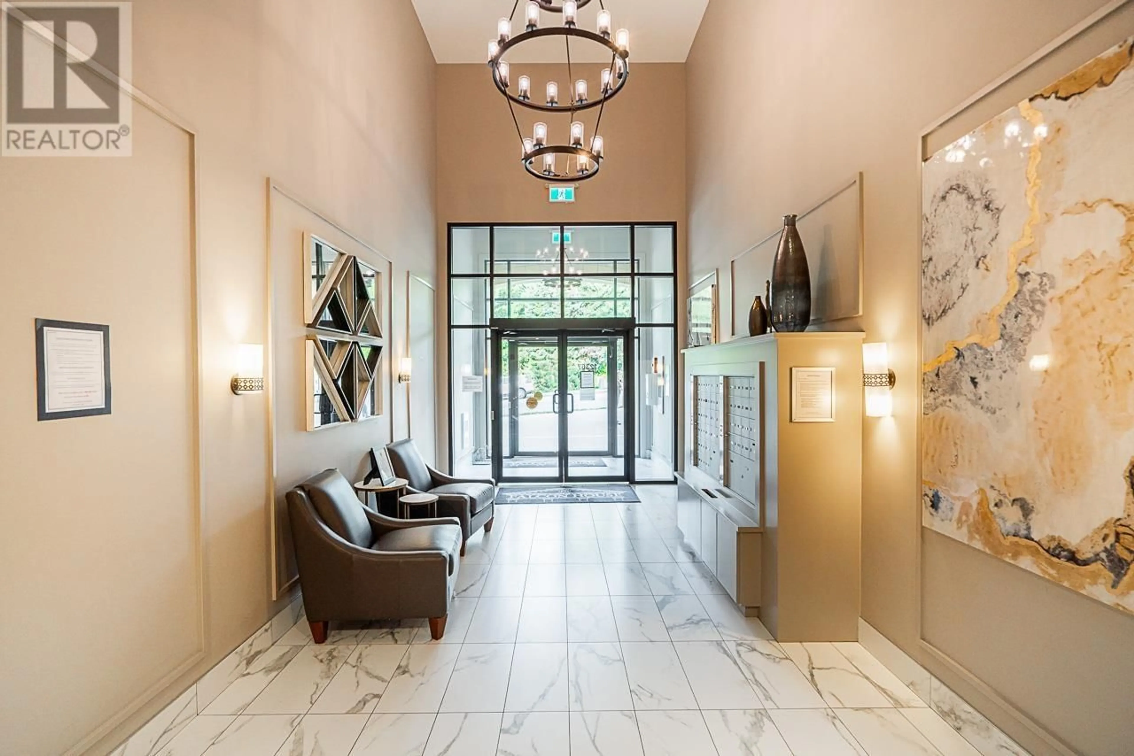 Indoor foyer for 204 - 12367 224 STREET, Maple Ridge British Columbia V2X6B9