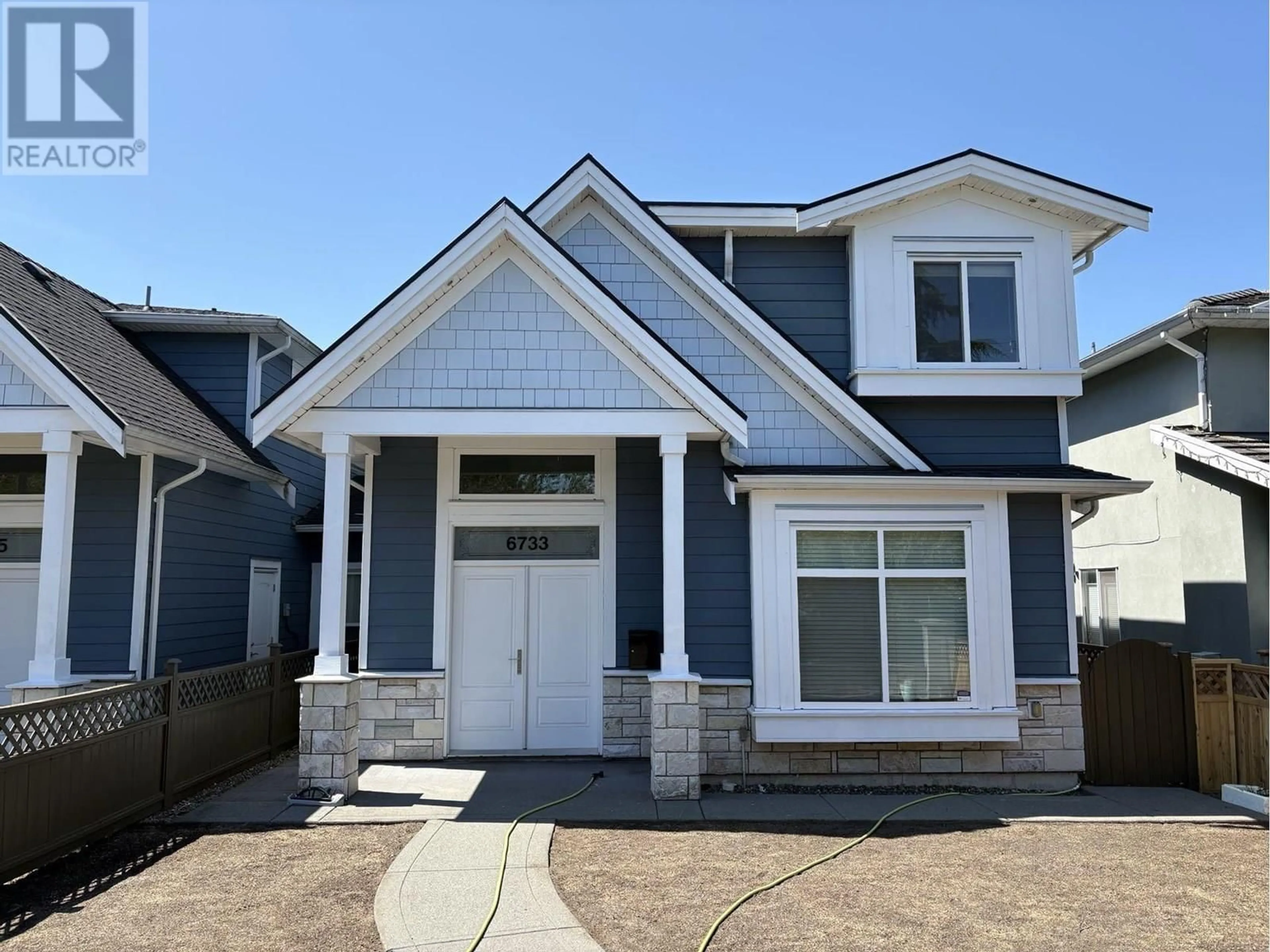Home with vinyl exterior material, street for 6733 GRIFFITHS AVENUE, Burnaby British Columbia V5E2X4