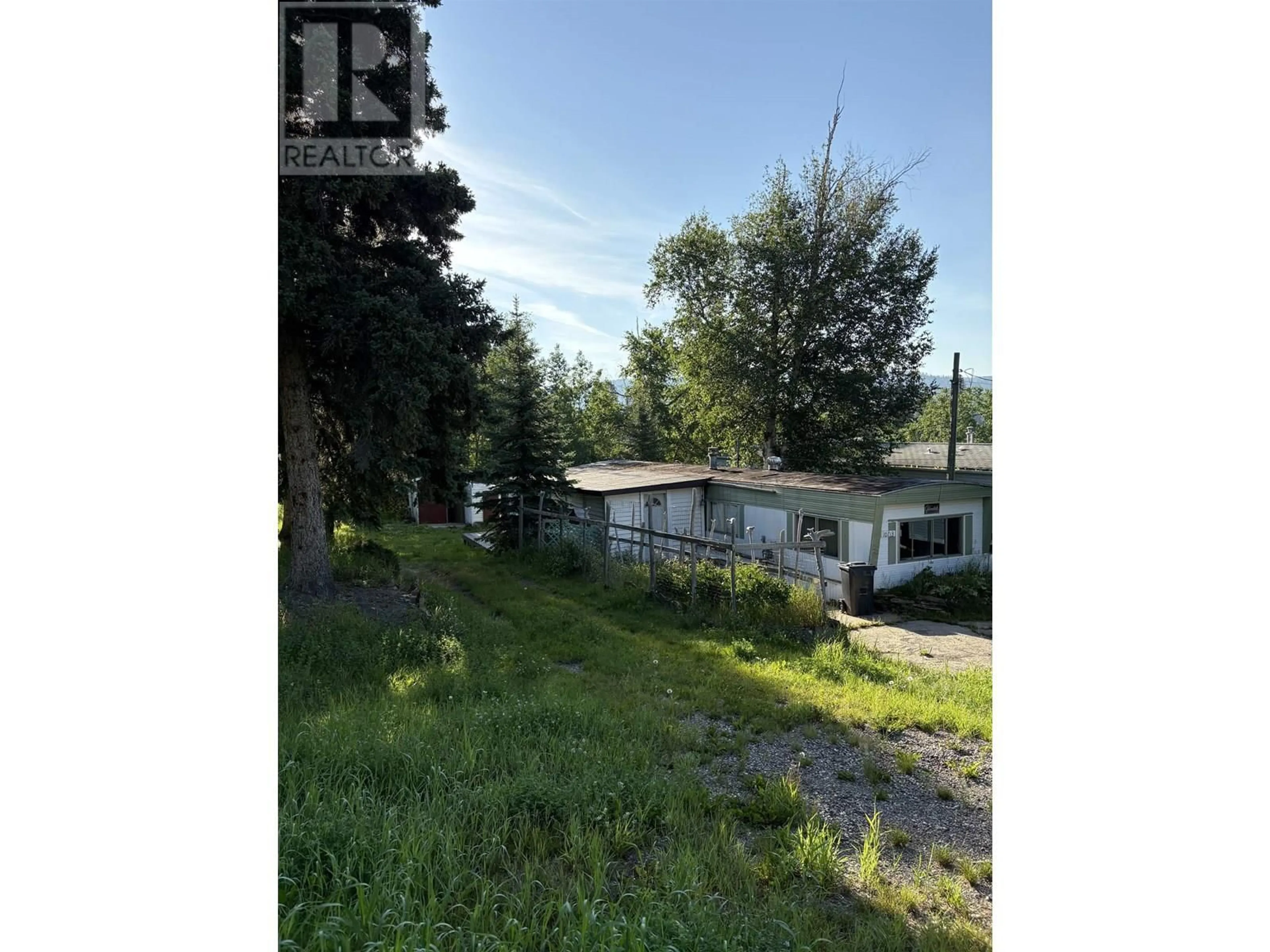 Shed for 10715 LEARMONTH STREET, Hudsons Hope British Columbia V0C1V0