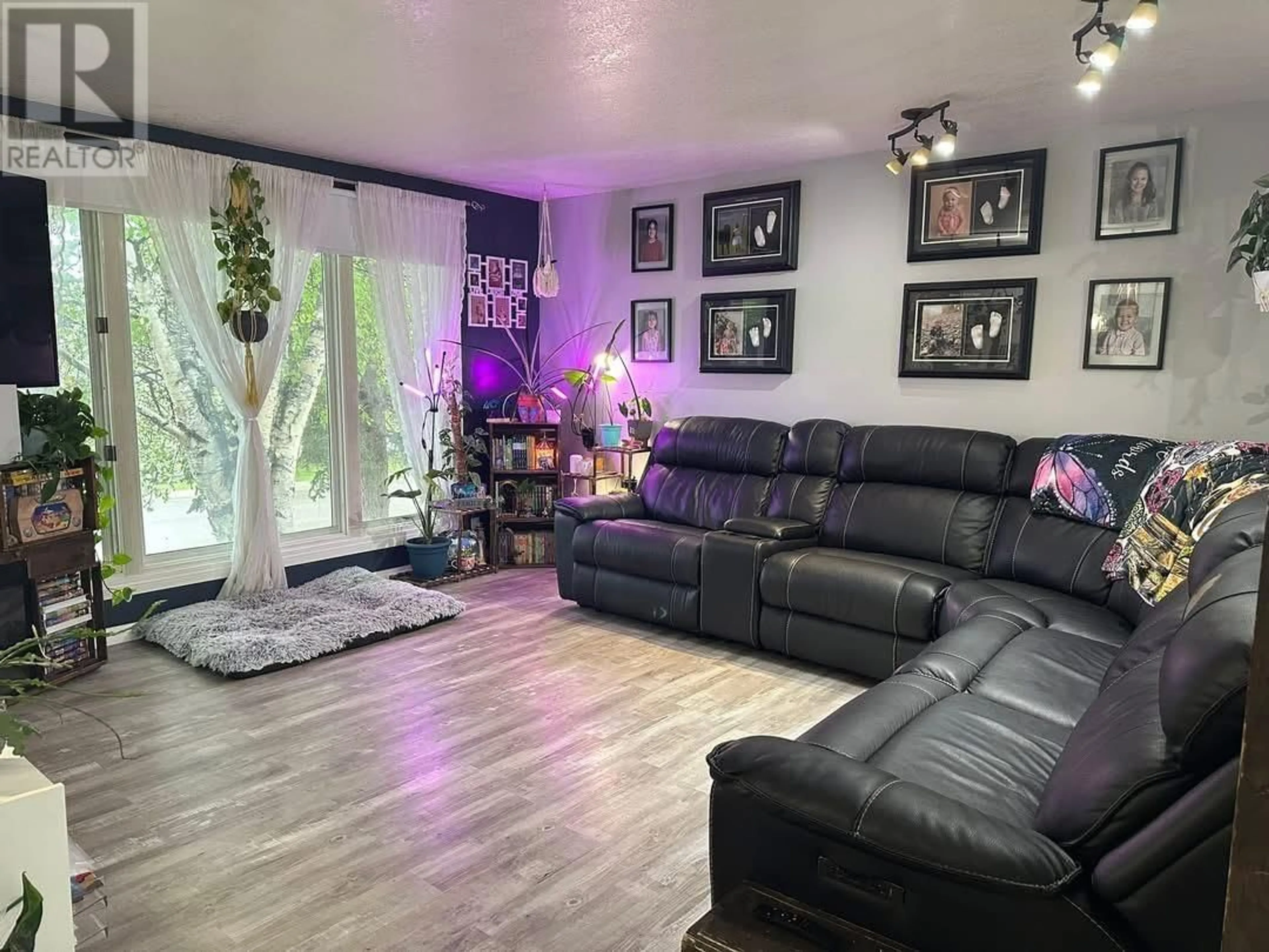 Living room with furniture, unknown for 9672 98 STREET, Taylor British Columbia V0C1H0