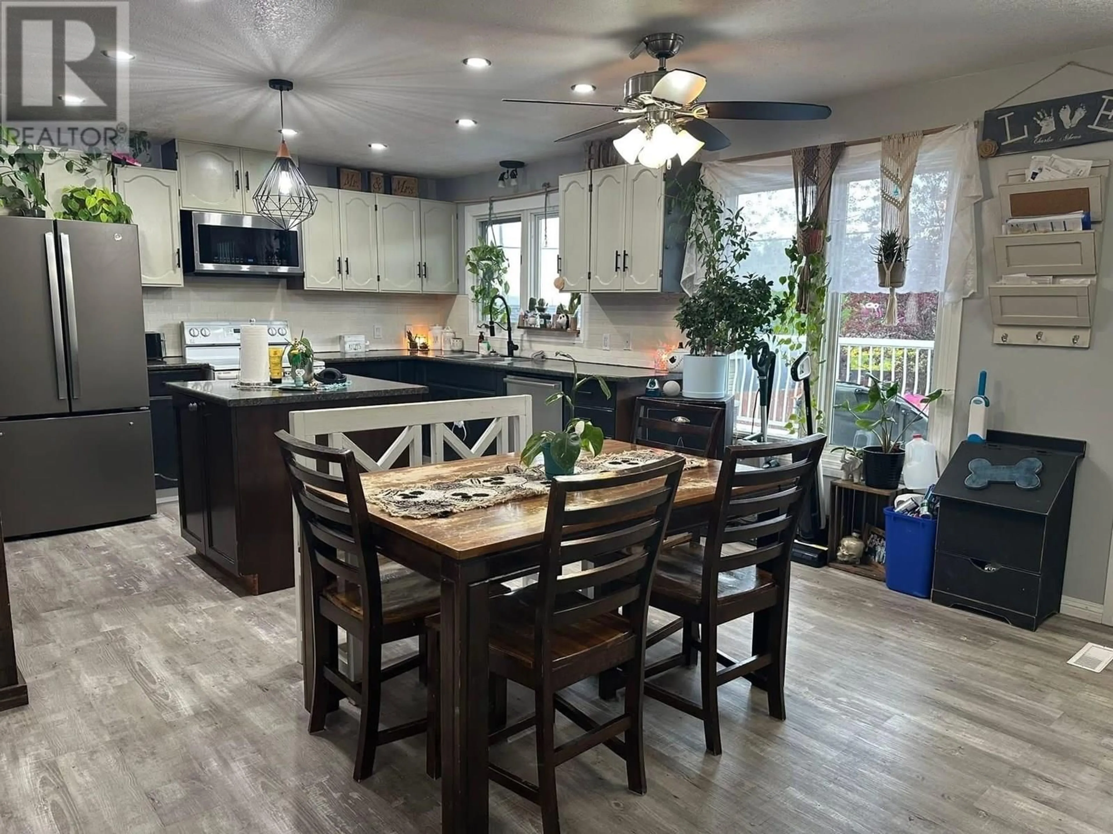 Open concept kitchen, unknown for 9672 98 STREET, Taylor British Columbia V0C1H0