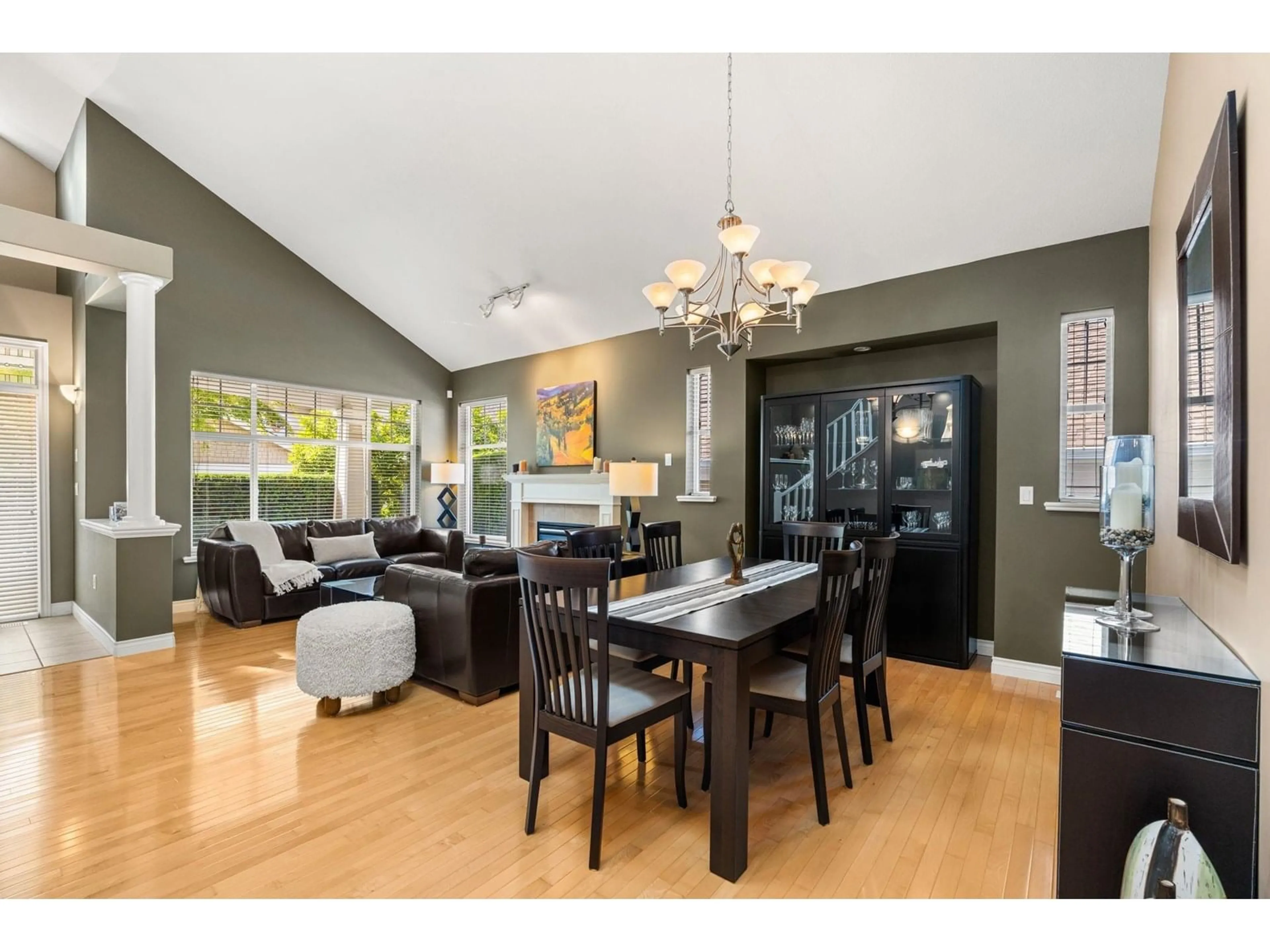 Dining room, wood/laminate floor for 38 - 3500 144, Surrey British Columbia V4P3J6
