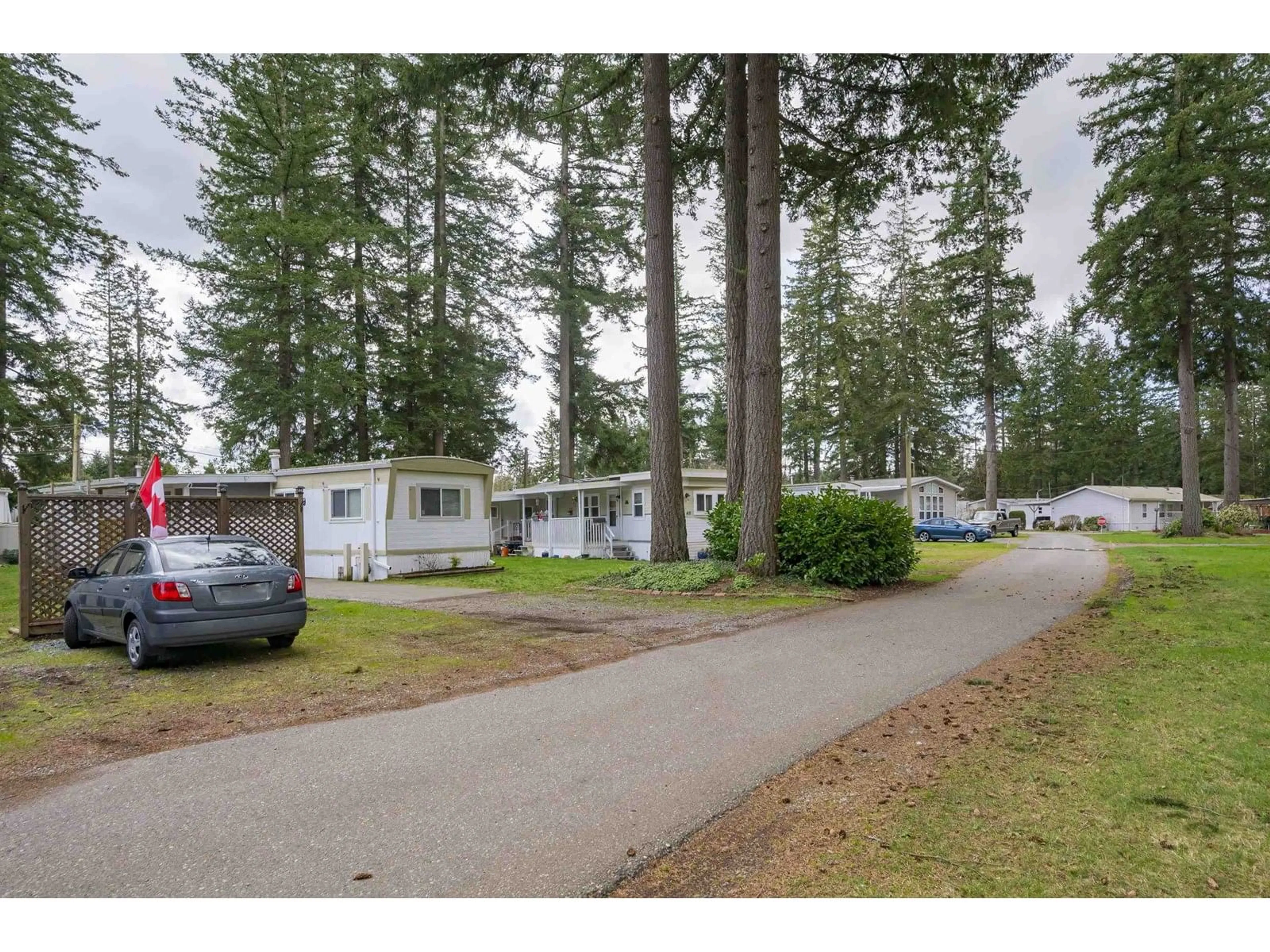 A pic from outside/outdoor area/front of a property/back of a property/a pic from drone, unknown for 49 - 20071 24, Langley British Columbia V2Z2A1