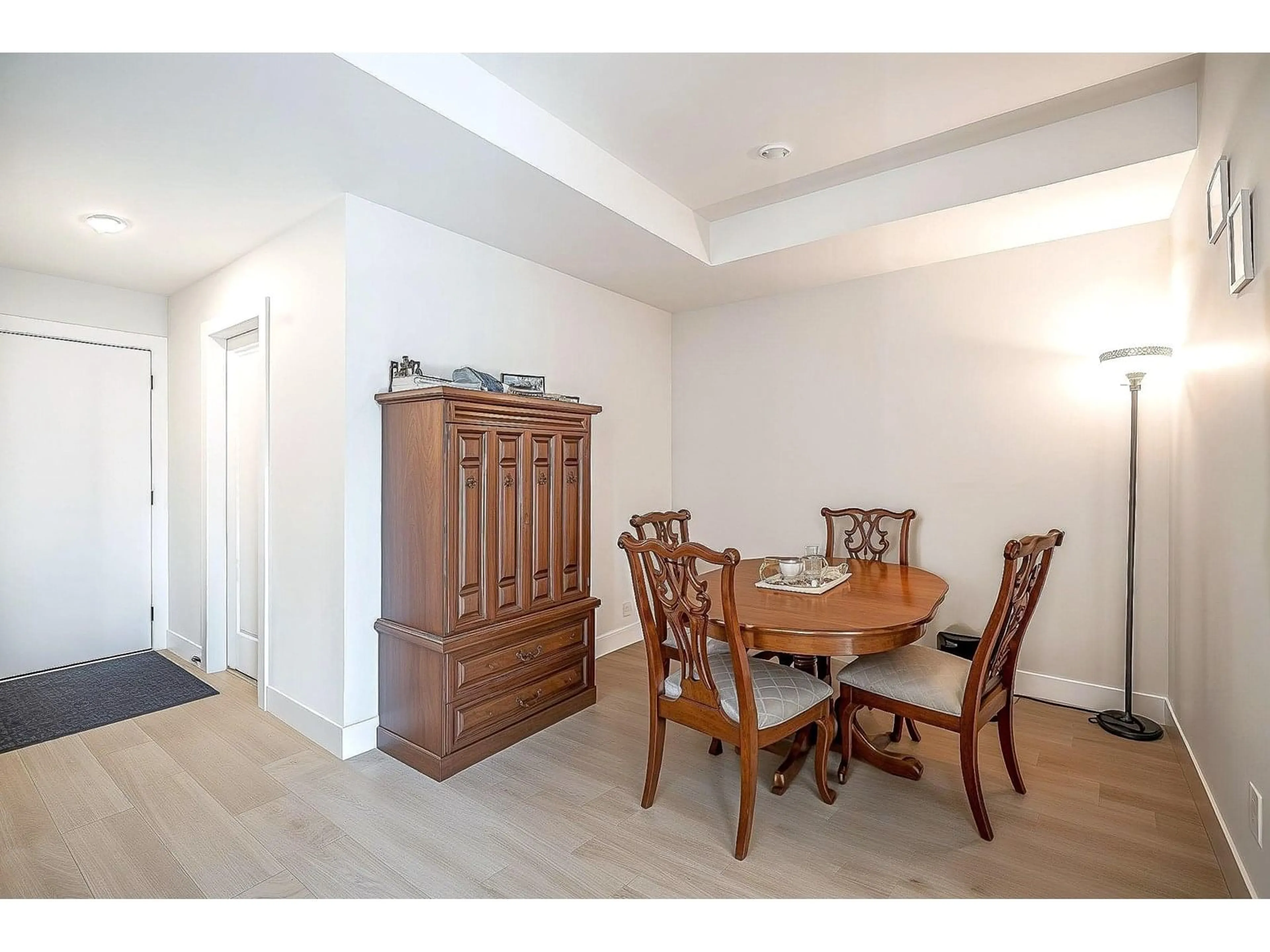 Dining room, wood/laminate floor for 208 - 14818 60, Surrey British Columbia V3S0B5