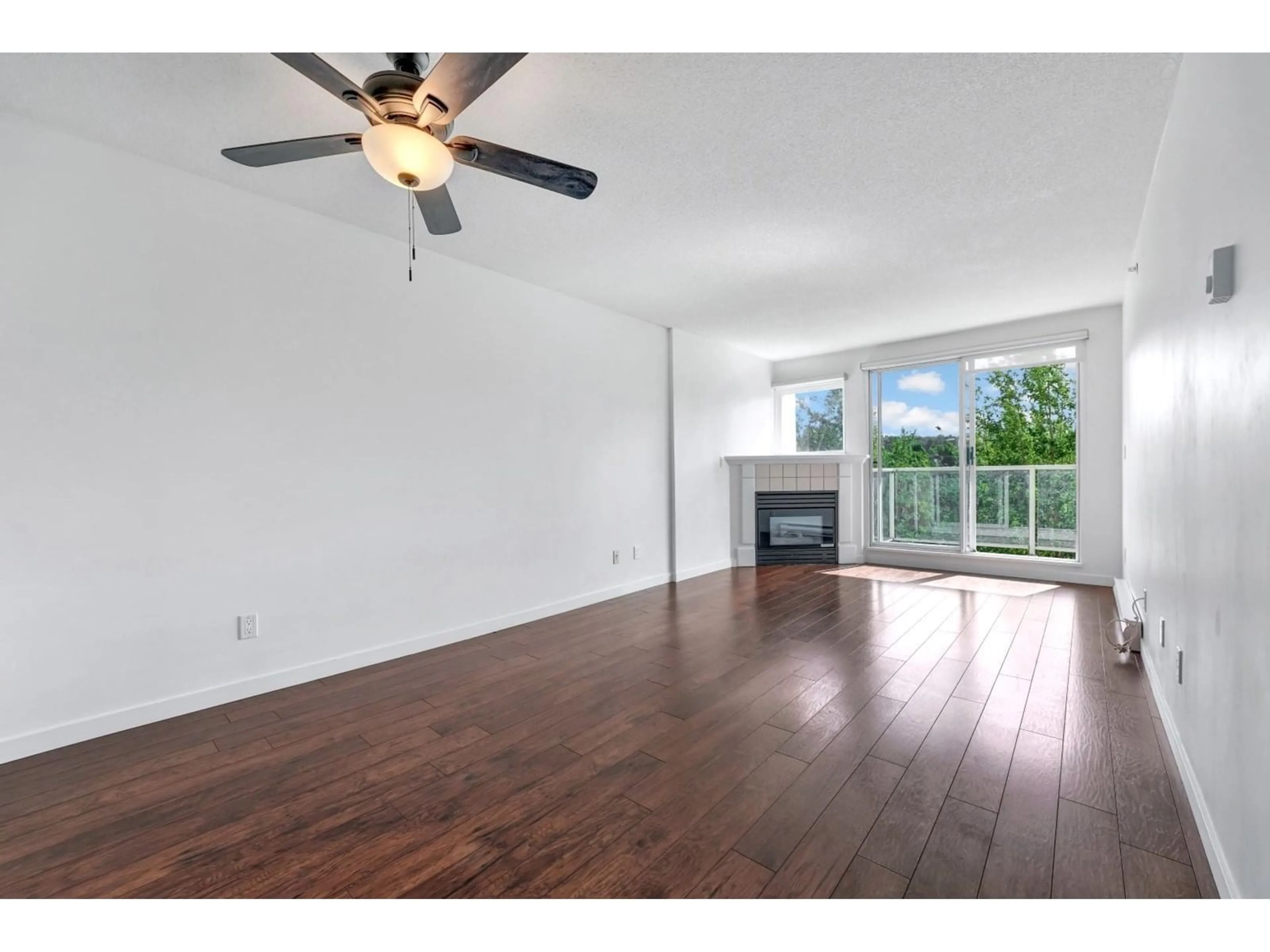 Unknown for 803 - 9830 WHALLEY, Surrey British Columbia V3T5S7