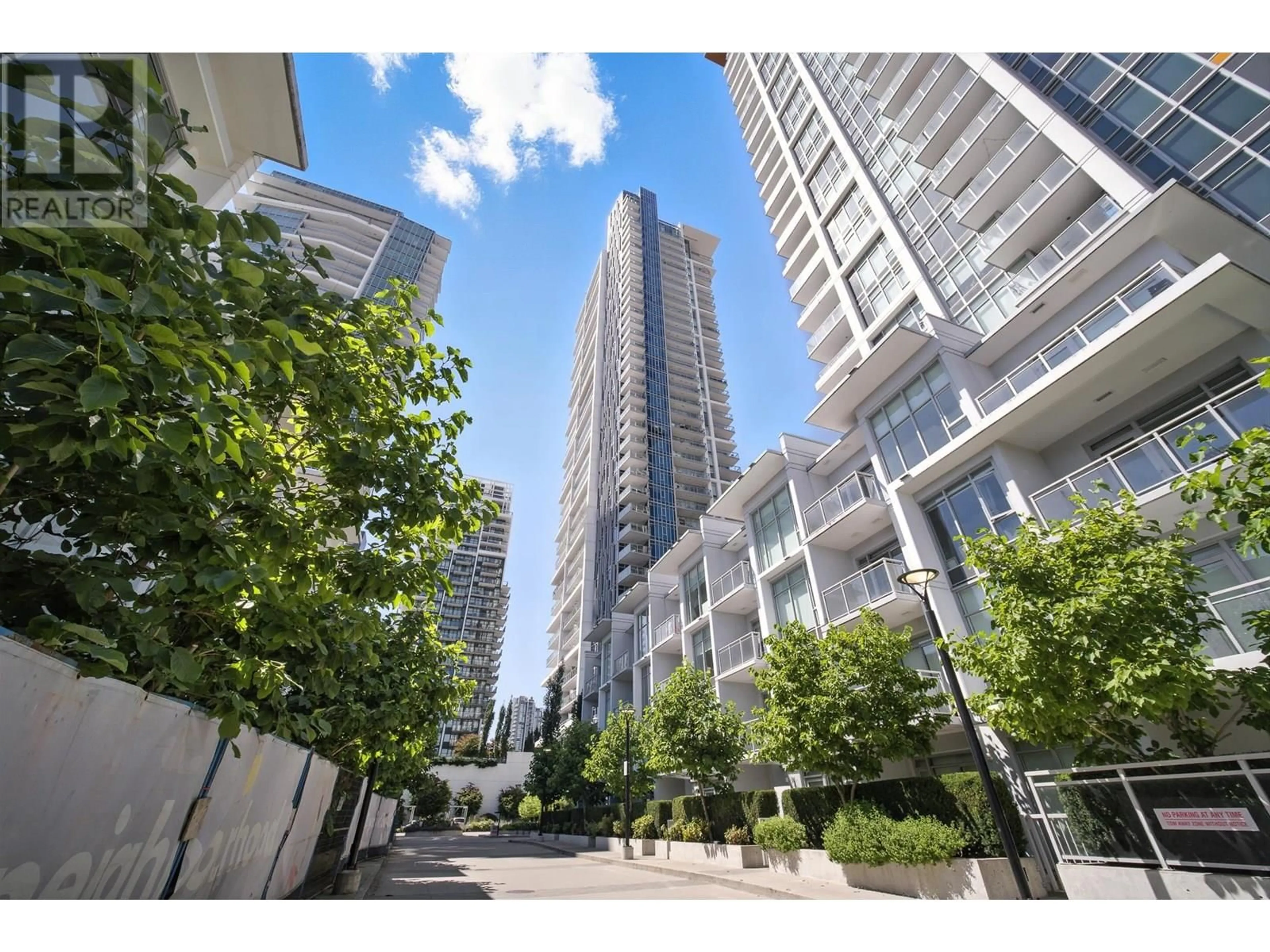 Patio, street for 3302 - 2311 BETA AVENUE, Burnaby British Columbia V5C0M1