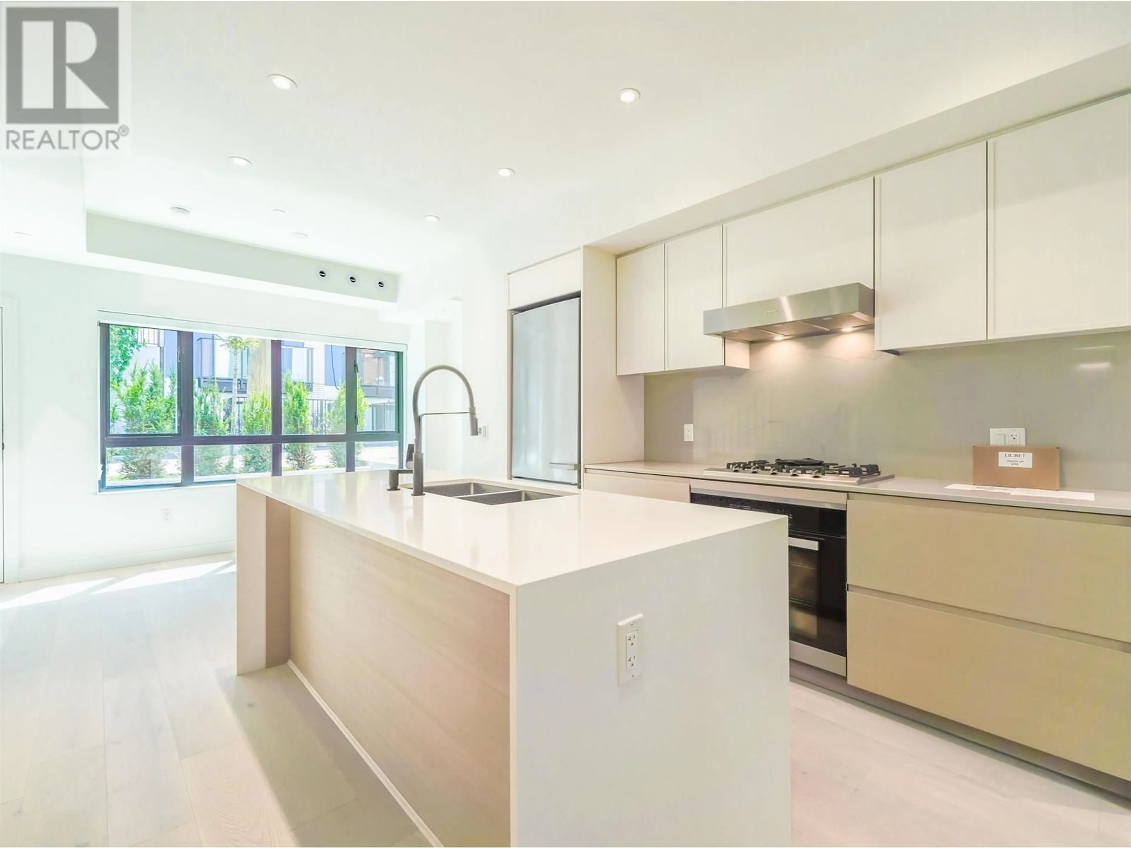 Contemporary kitchen, ceramic/tile floor for 51 - 550 28TH AVENUE, Vancouver British Columbia V5Z2H1