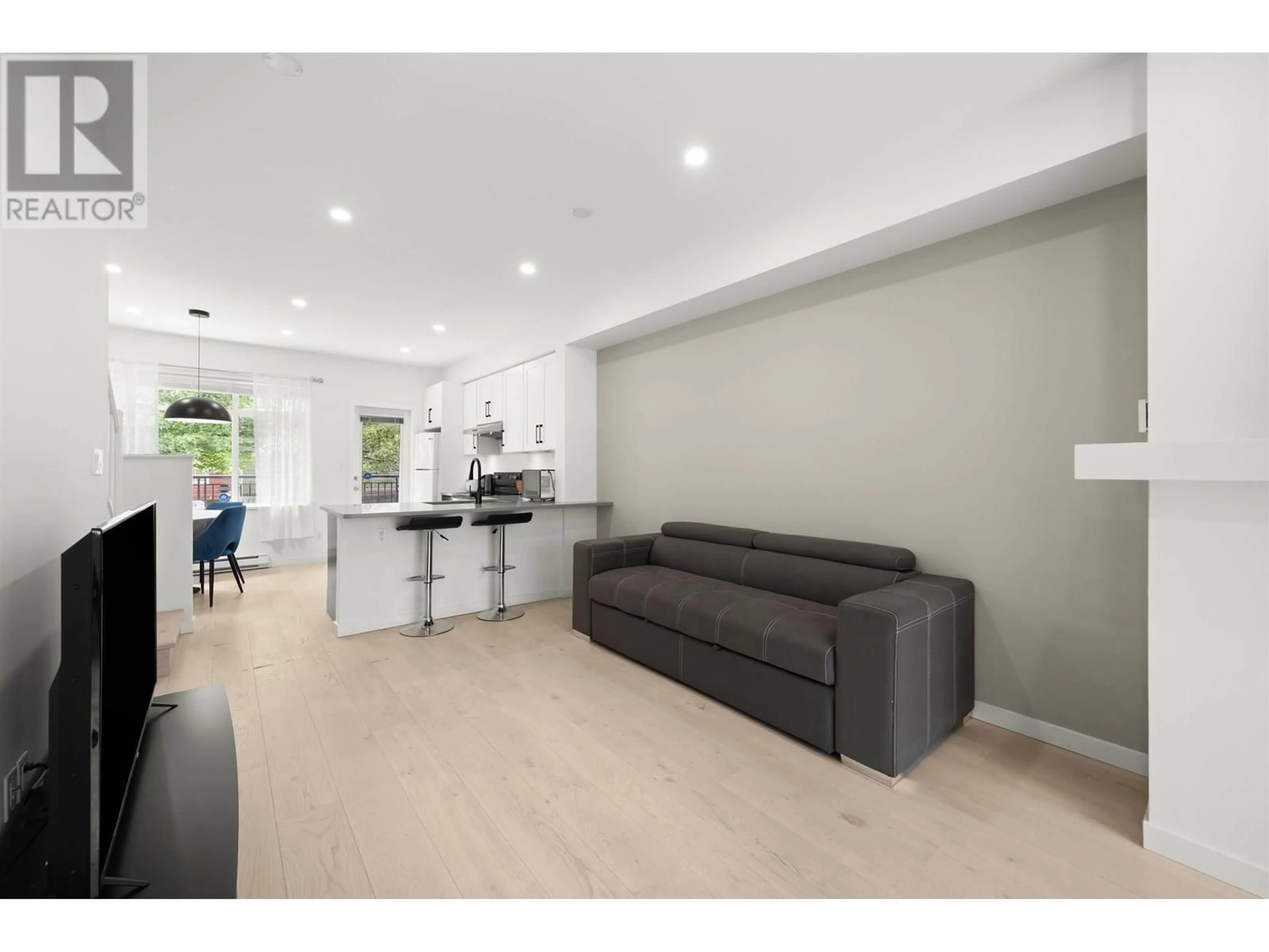 Open concept kitchen, unknown for 43 - 6528 DENBIGH AVENUE, Burnaby British Columbia V5H3R8