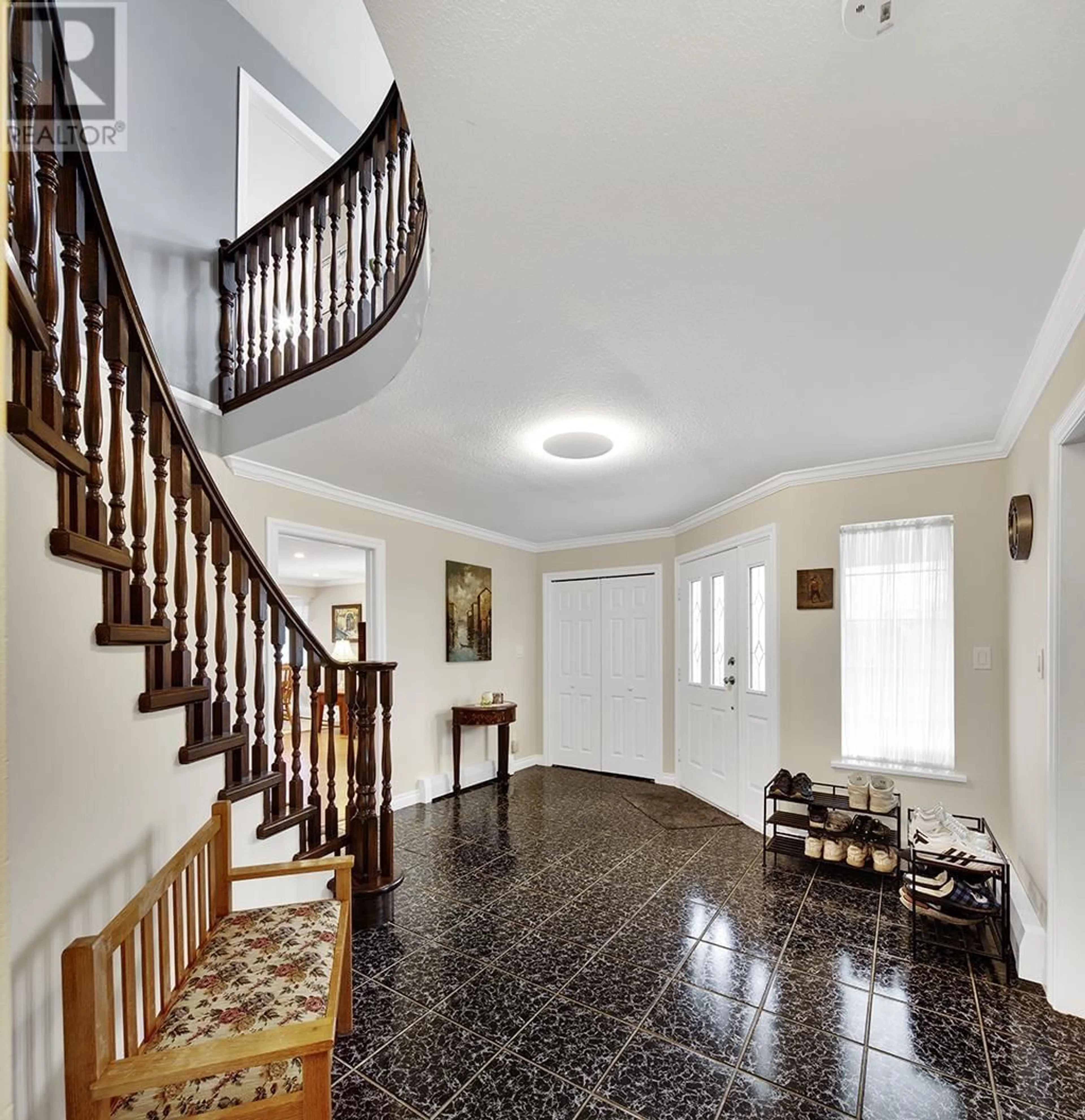 Indoor foyer for 23368 124 AVENUE, Maple Ridge British Columbia V2X4K4