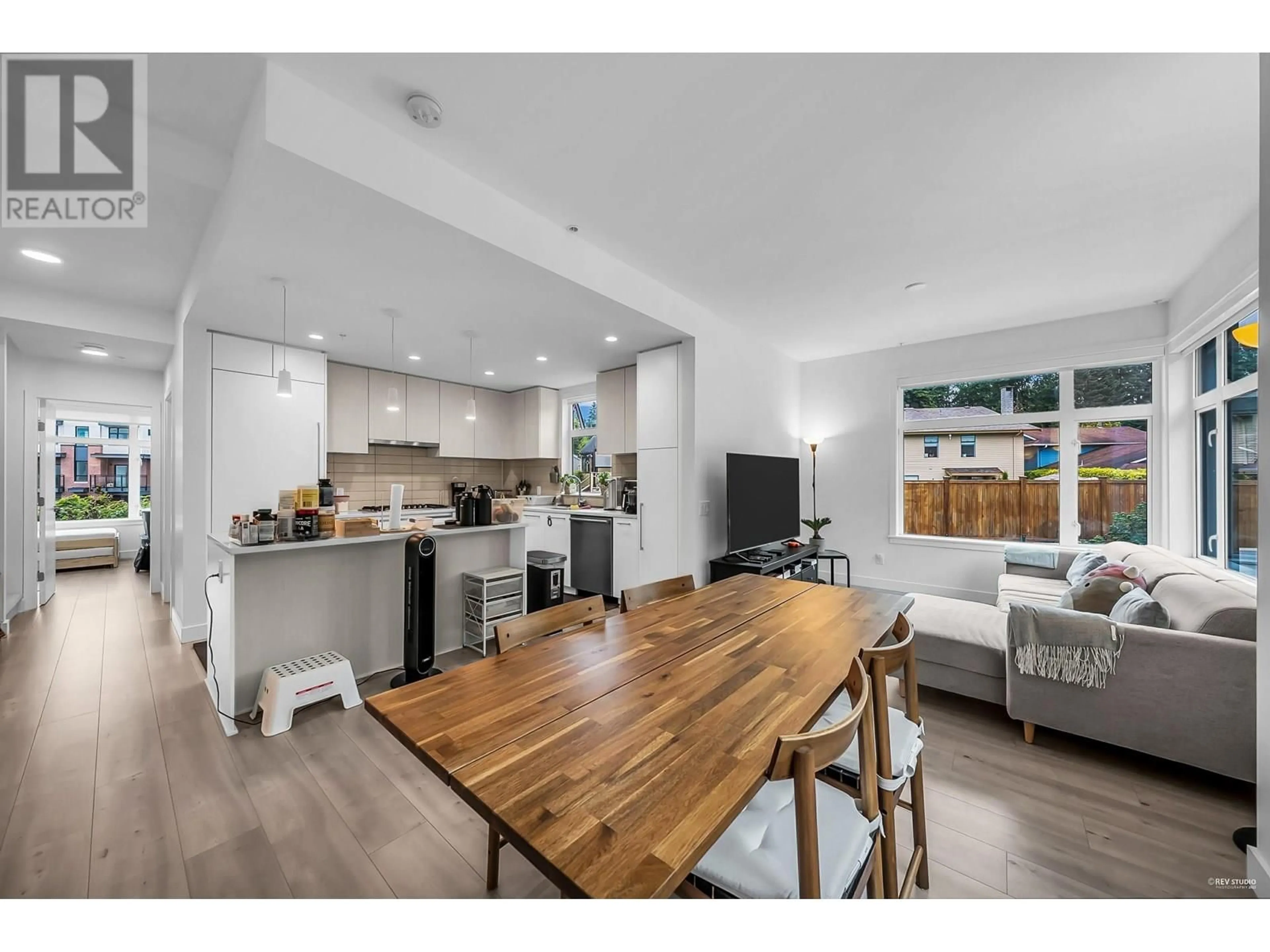 Open concept kitchen, unknown for 261 - 2035 GLENAIRE DRIVE, North Vancouver British Columbia V7P1Y2