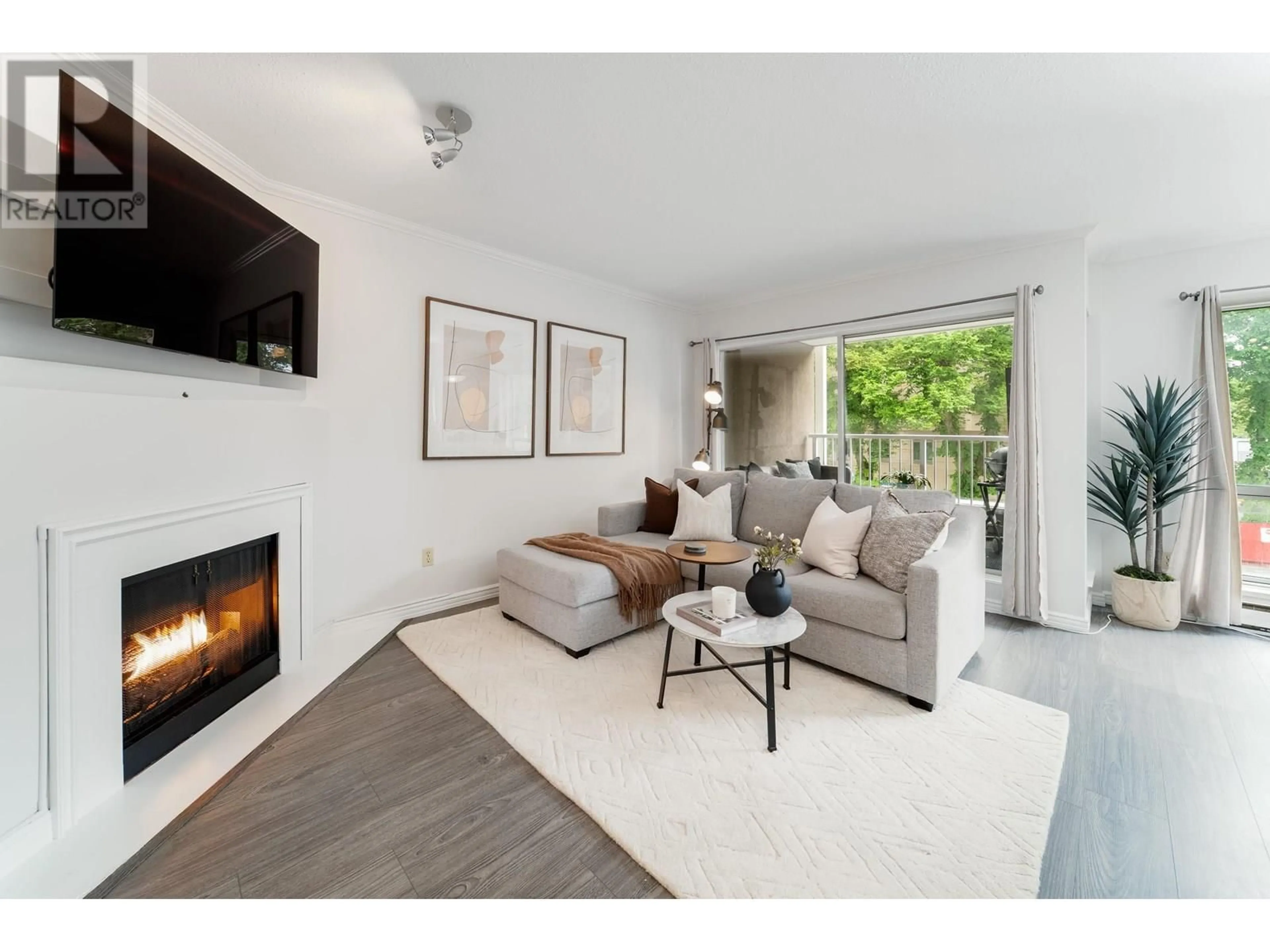 Living room with furniture, unknown for 302 - 985 10TH AVENUE, Vancouver British Columbia V5Z1L9