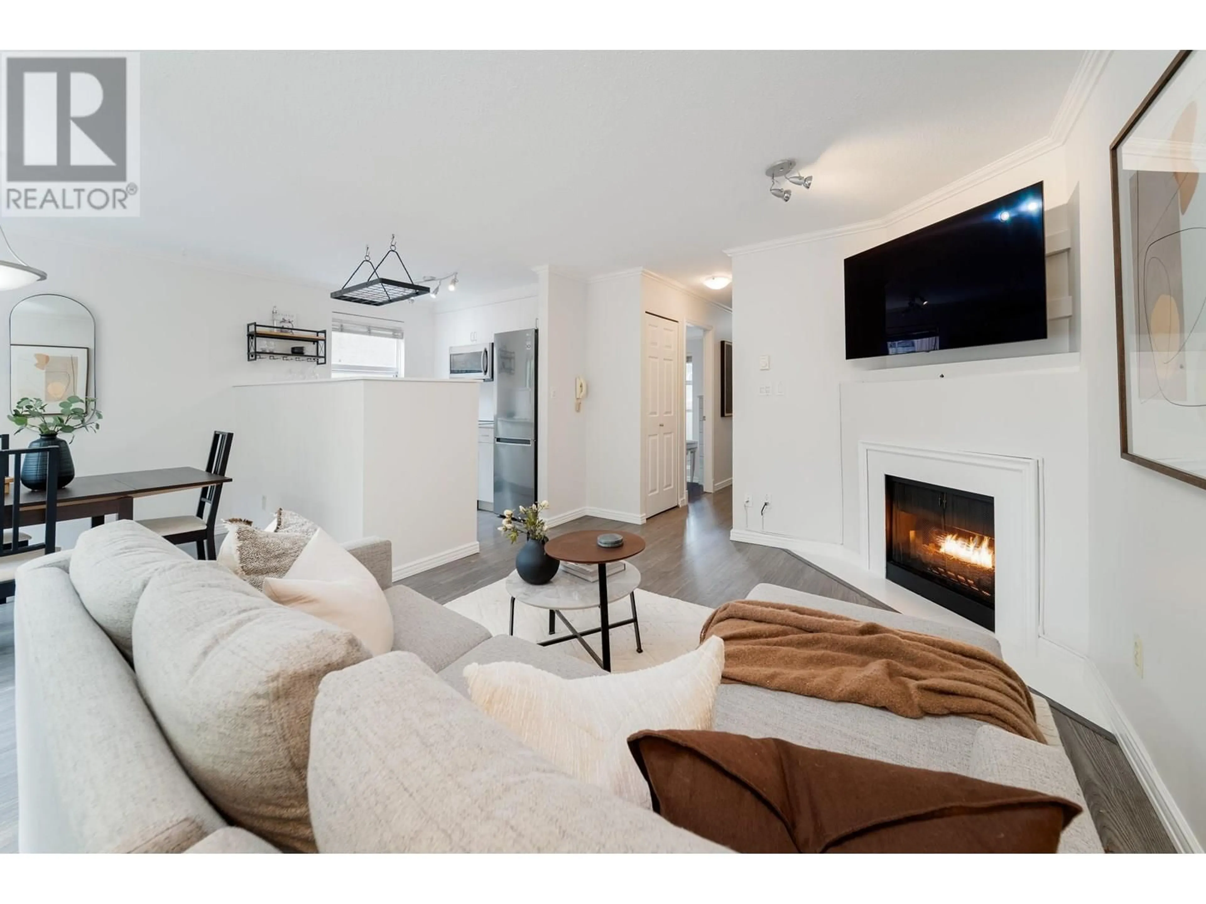 Living room with furniture, unknown for 302 - 985 10TH AVENUE, Vancouver British Columbia V5Z1L9