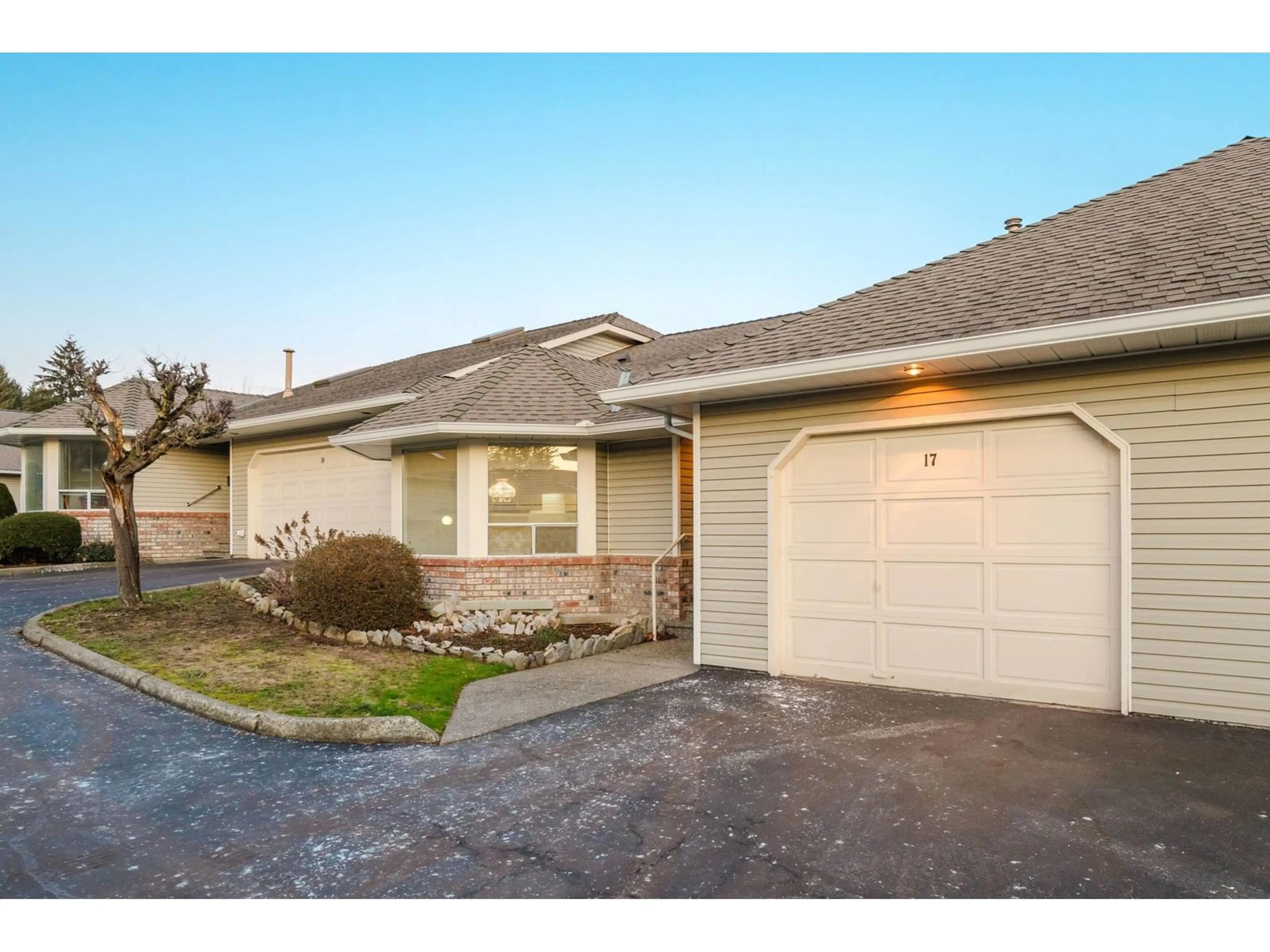 Unknown for 17 - 32615 MURRAY, Abbotsford British Columbia V2T4T8