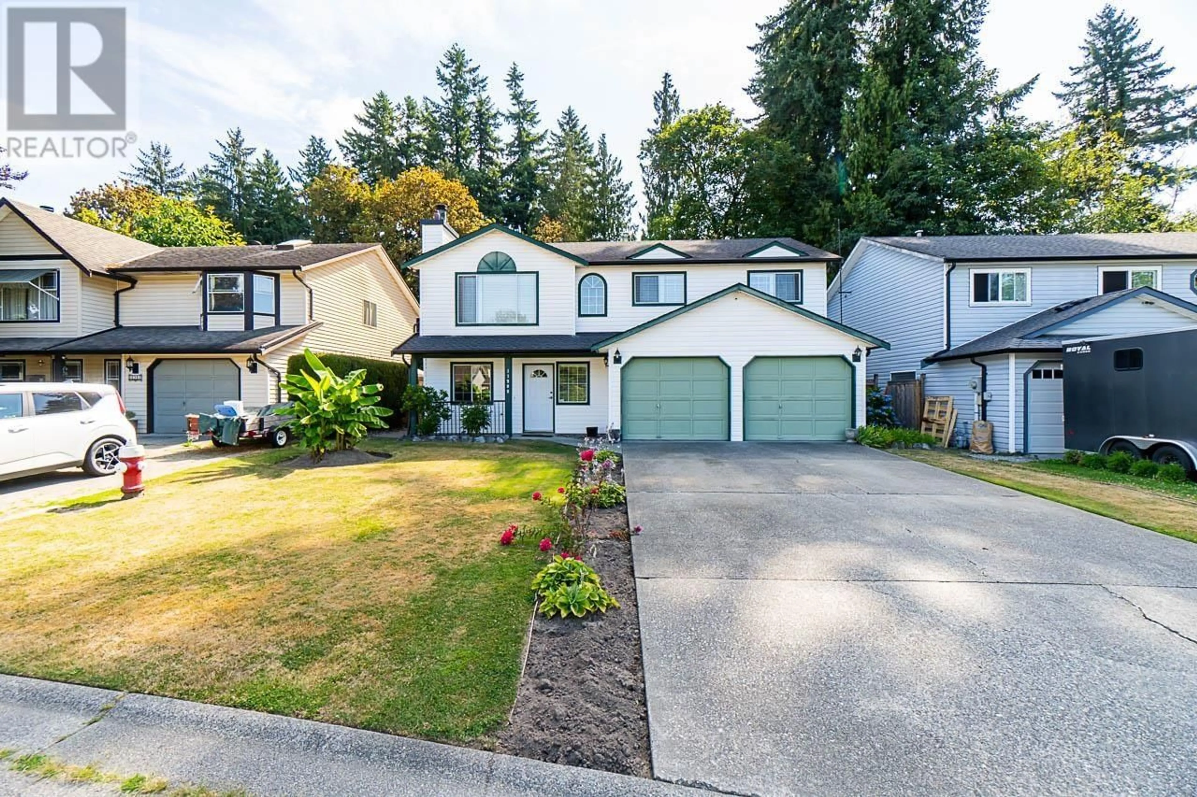 Home with vinyl exterior material, street for 11908 237A STREET, Maple Ridge British Columbia V4R1V9