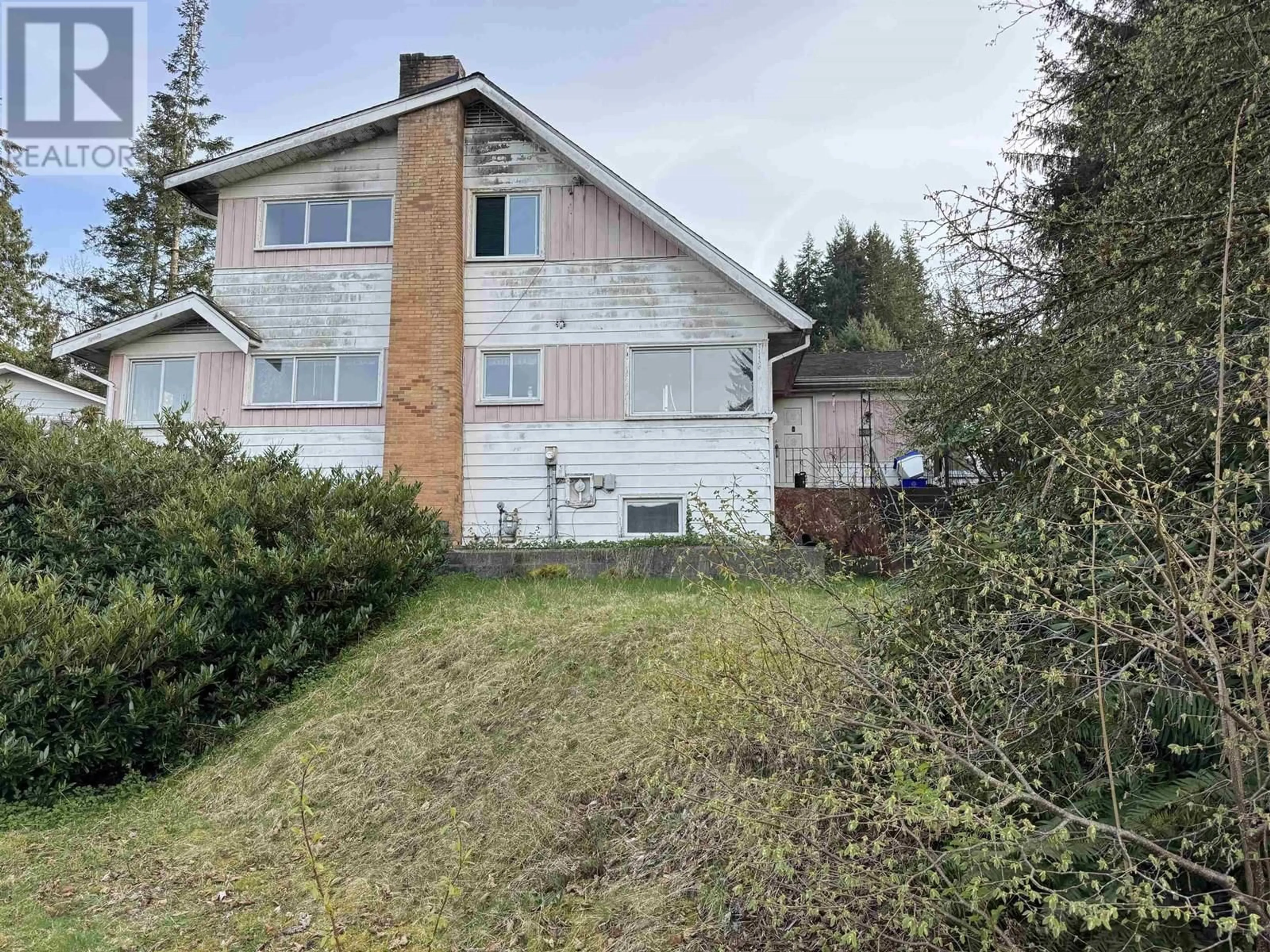 A pic from outside/outdoor area/front of a property/back of a property/a pic from drone, unknown for 2516 CHANNEL COURT, Coquitlam British Columbia V3H2H8