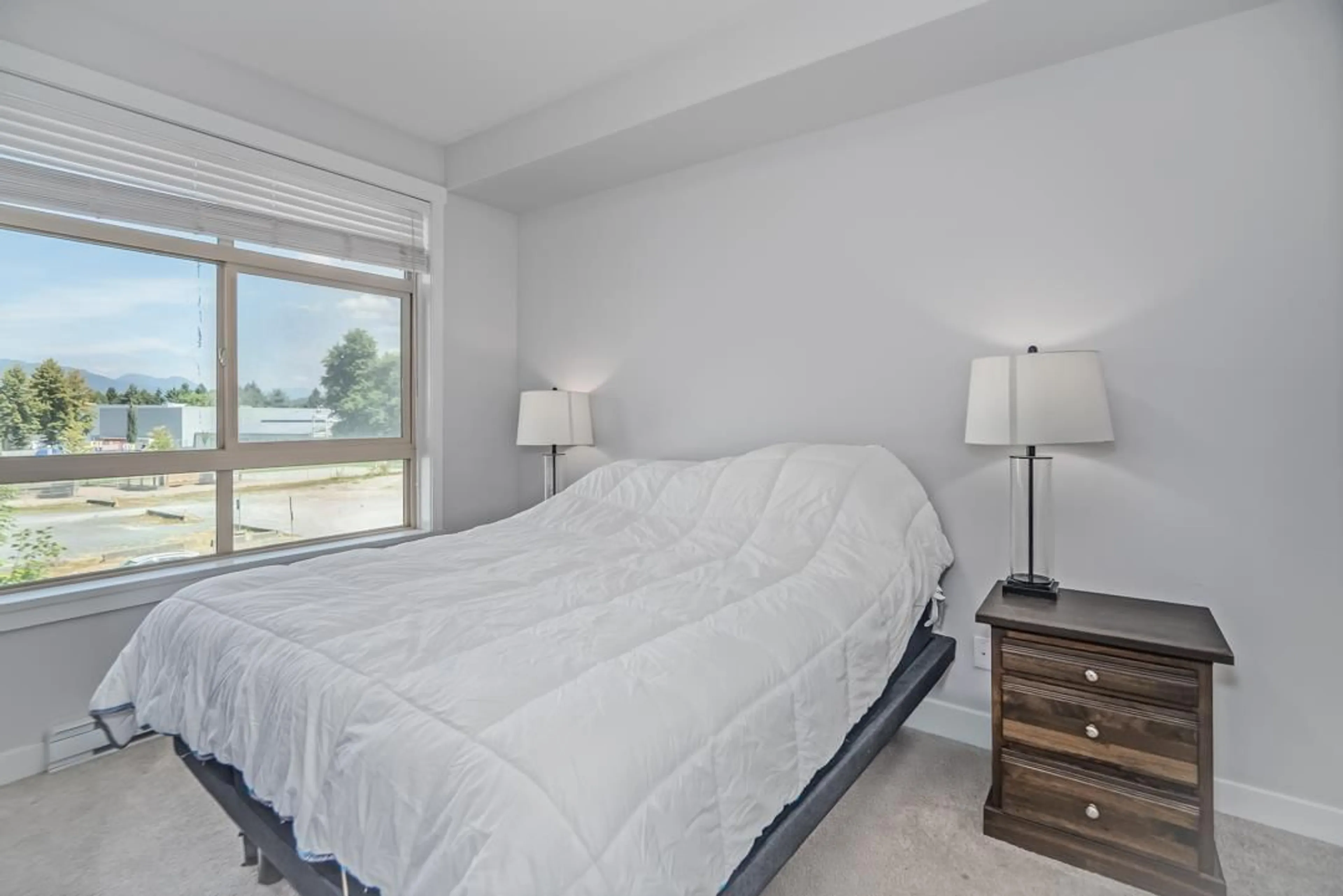 Bedroom with bed, unknown for 303 - 45562 AIRPORT ROAD, Chilliwack British Columbia V2P0J8