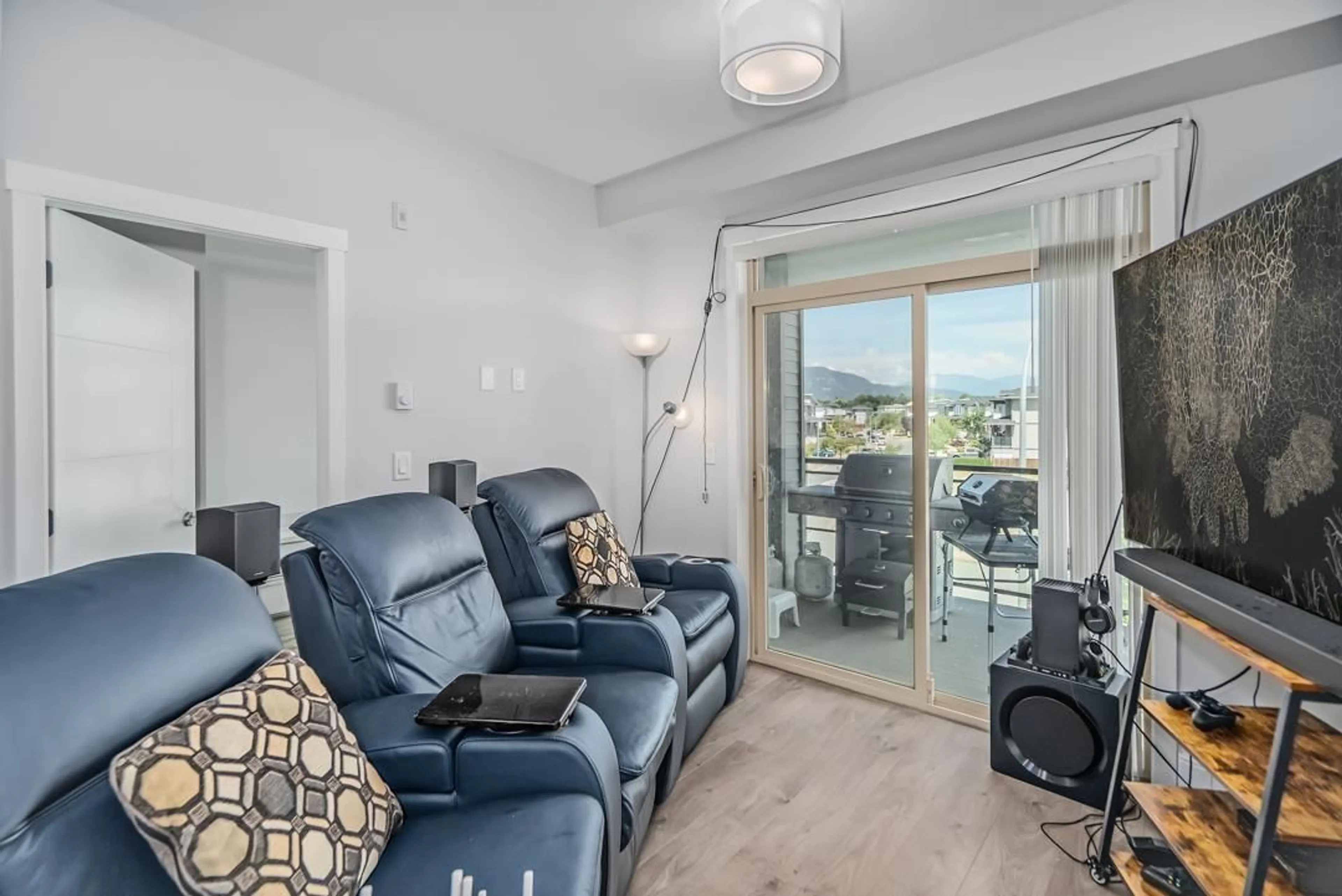 Living room with furniture, unknown for 303 - 45562 AIRPORT ROAD, Chilliwack British Columbia V2P0J8