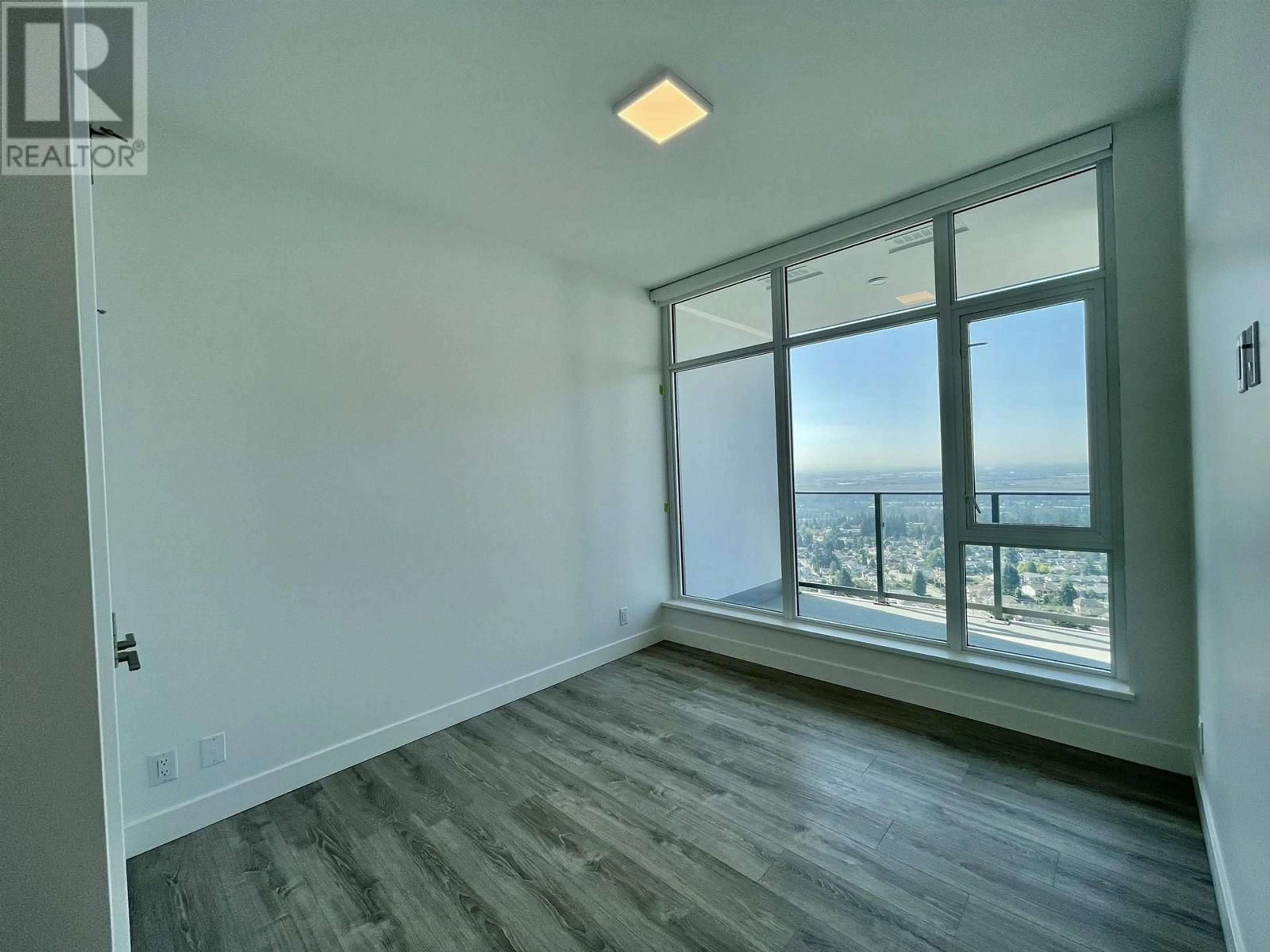 A pic of a room for 2506 - 6511 SUSSEX AVENUE, Burnaby British Columbia V5H0K5