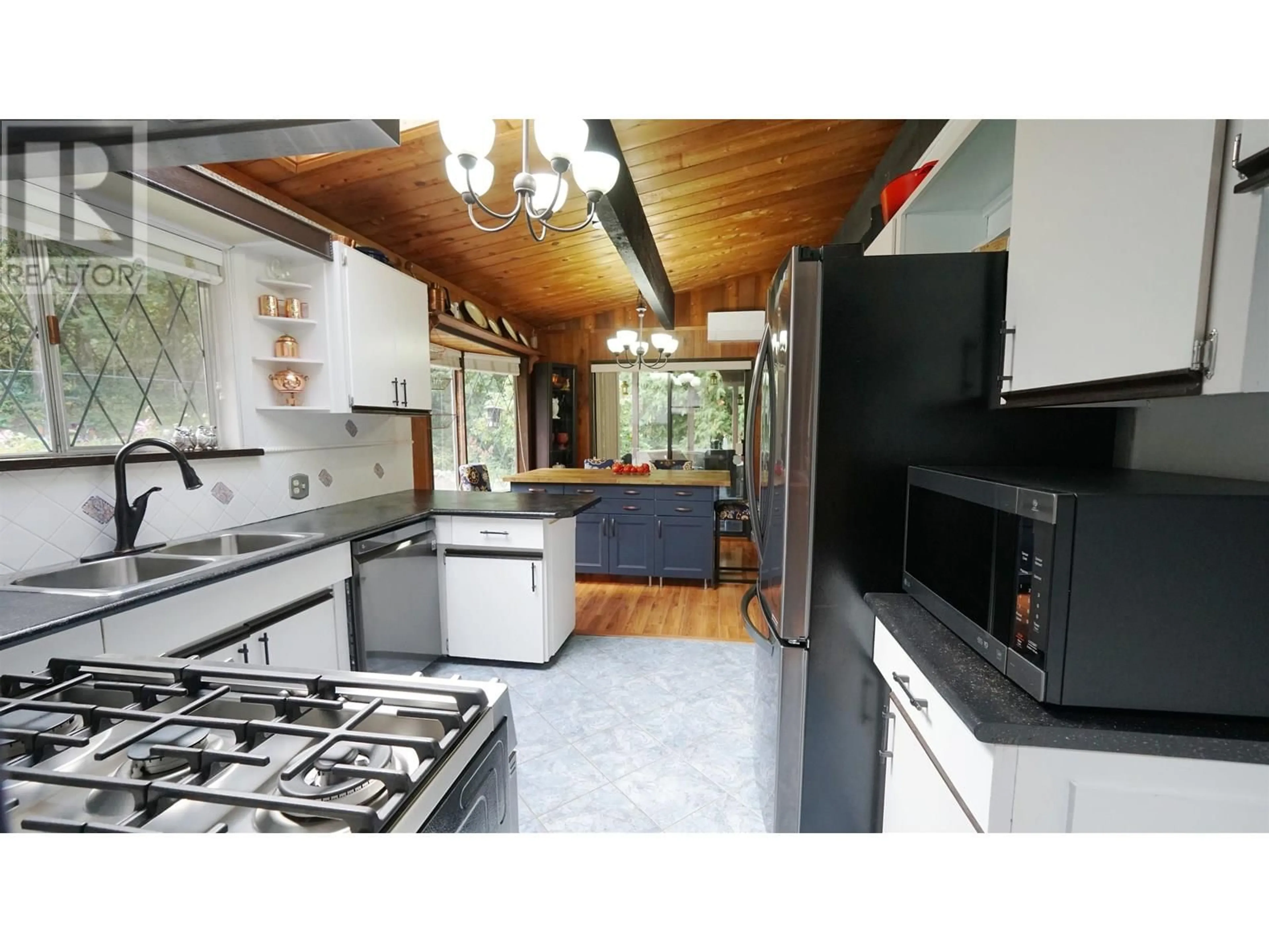 Open concept kitchen, unknown for 25855 112 AVENUE, Maple Ridge British Columbia V2W1H1