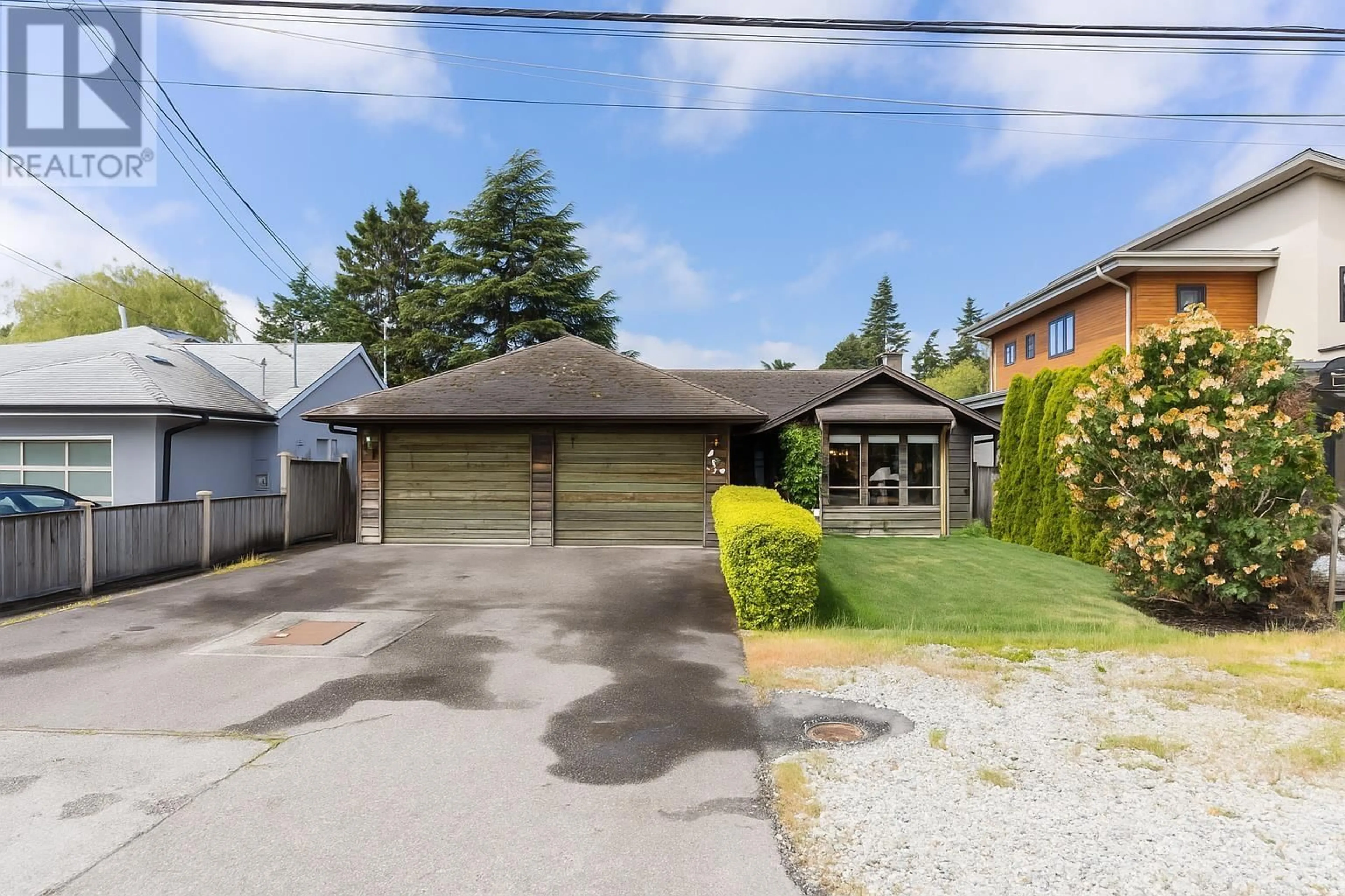 A pic from outside/outdoor area/front of a property/back of a property/a pic from drone, street for 193 67 STREET, Delta British Columbia V4L1M2