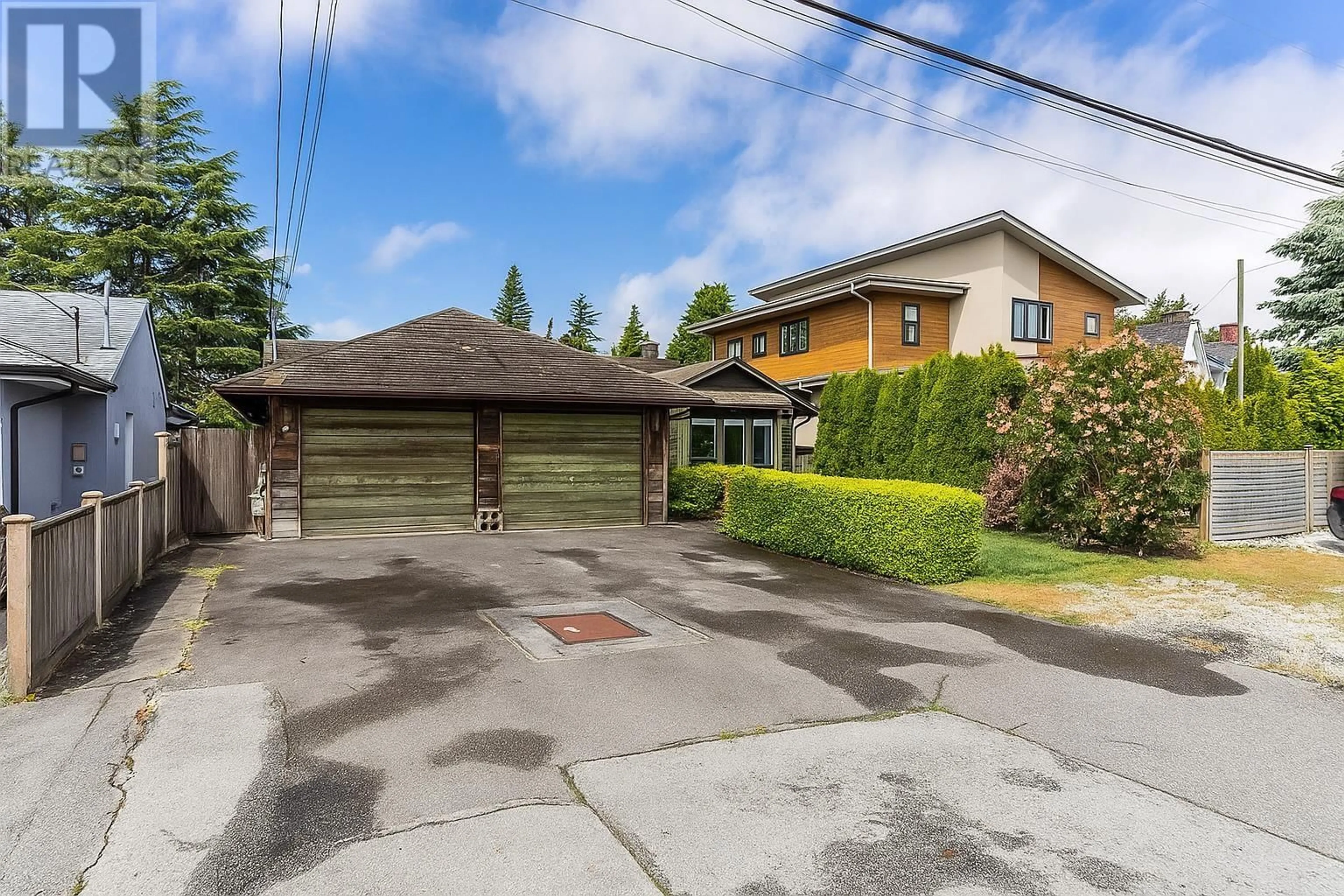 A pic from outside/outdoor area/front of a property/back of a property/a pic from drone, street for 193 67 STREET, Delta British Columbia V4L1M2