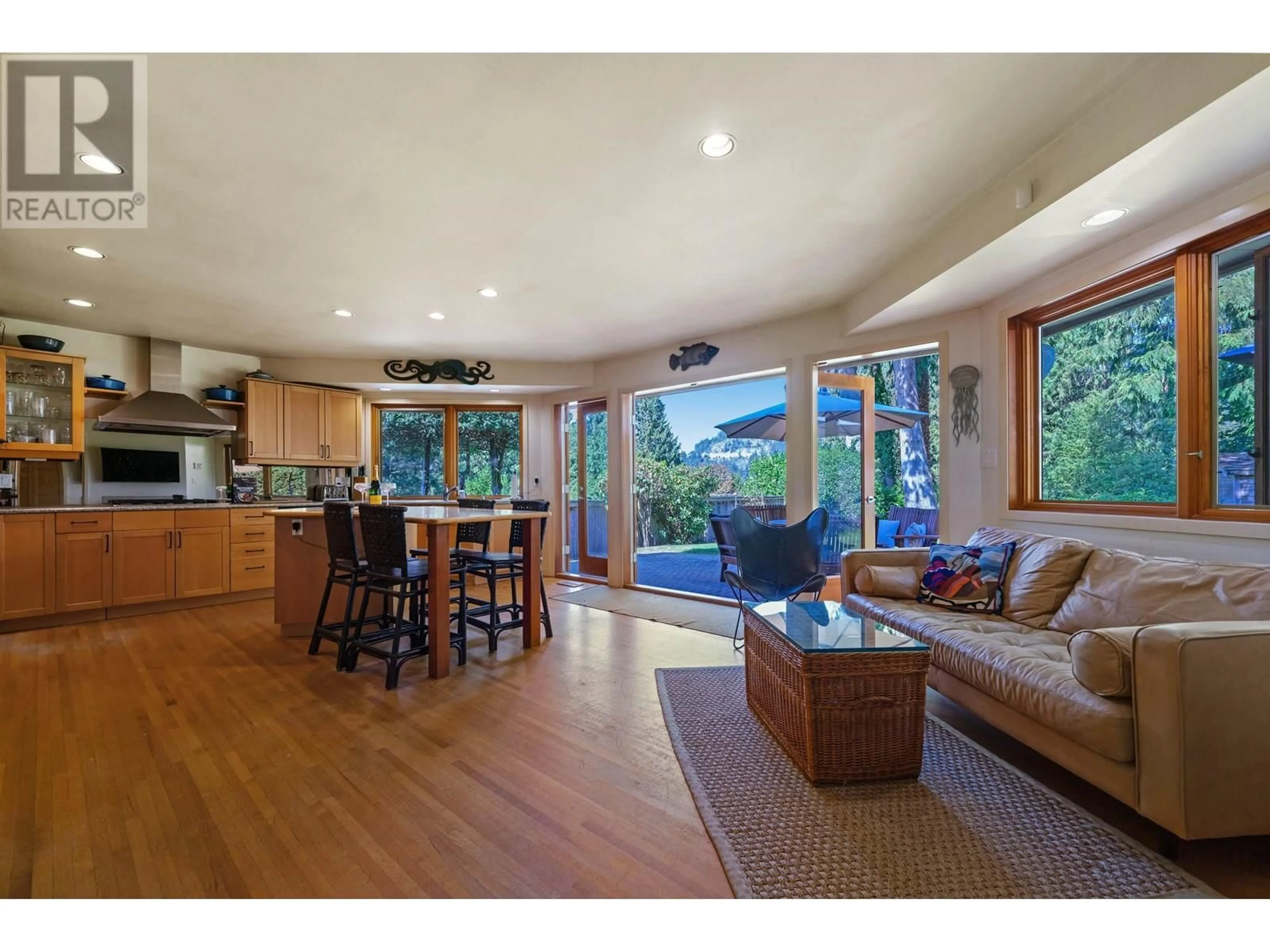 Open concept kitchen, unknown for 5475 GREENLEAF ROAD, West Vancouver British Columbia V7W1N5