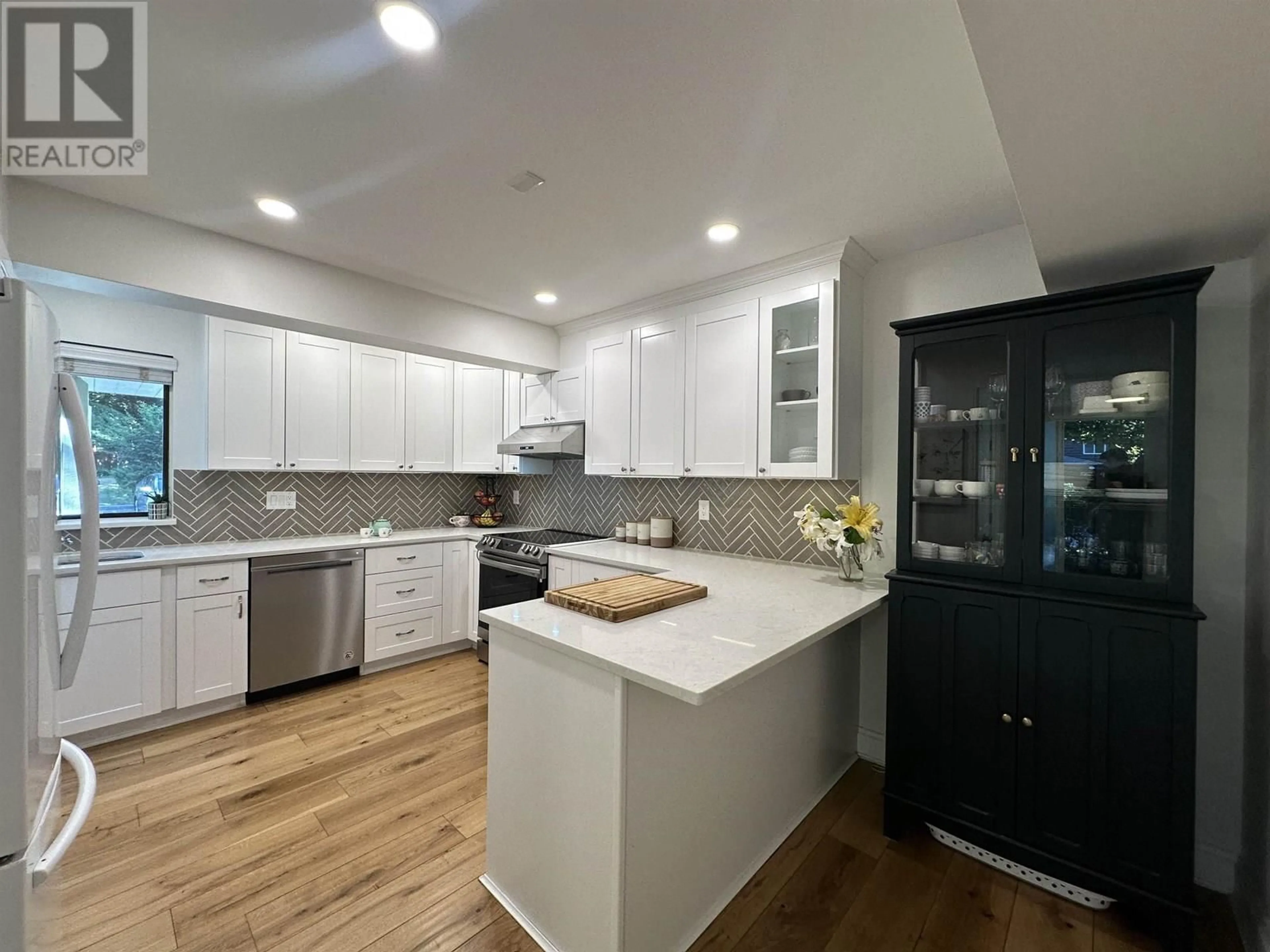 Open concept kitchen, unknown for 1 - 1141 EAGLERIDGE DRIVE, Coquitlam British Columbia V3E1K1