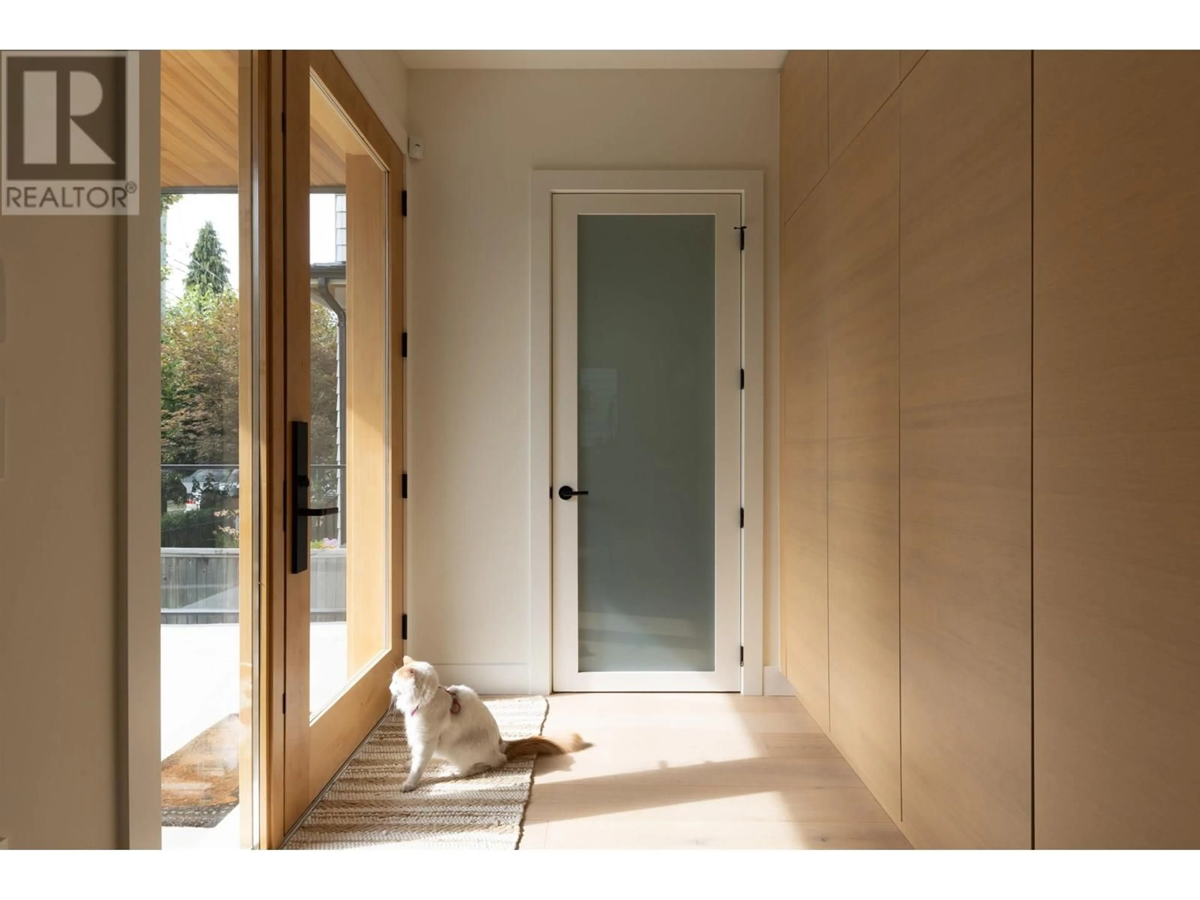 Indoor entryway for 4626 WINDSOR STREET, Vancouver British Columbia V5V4P7