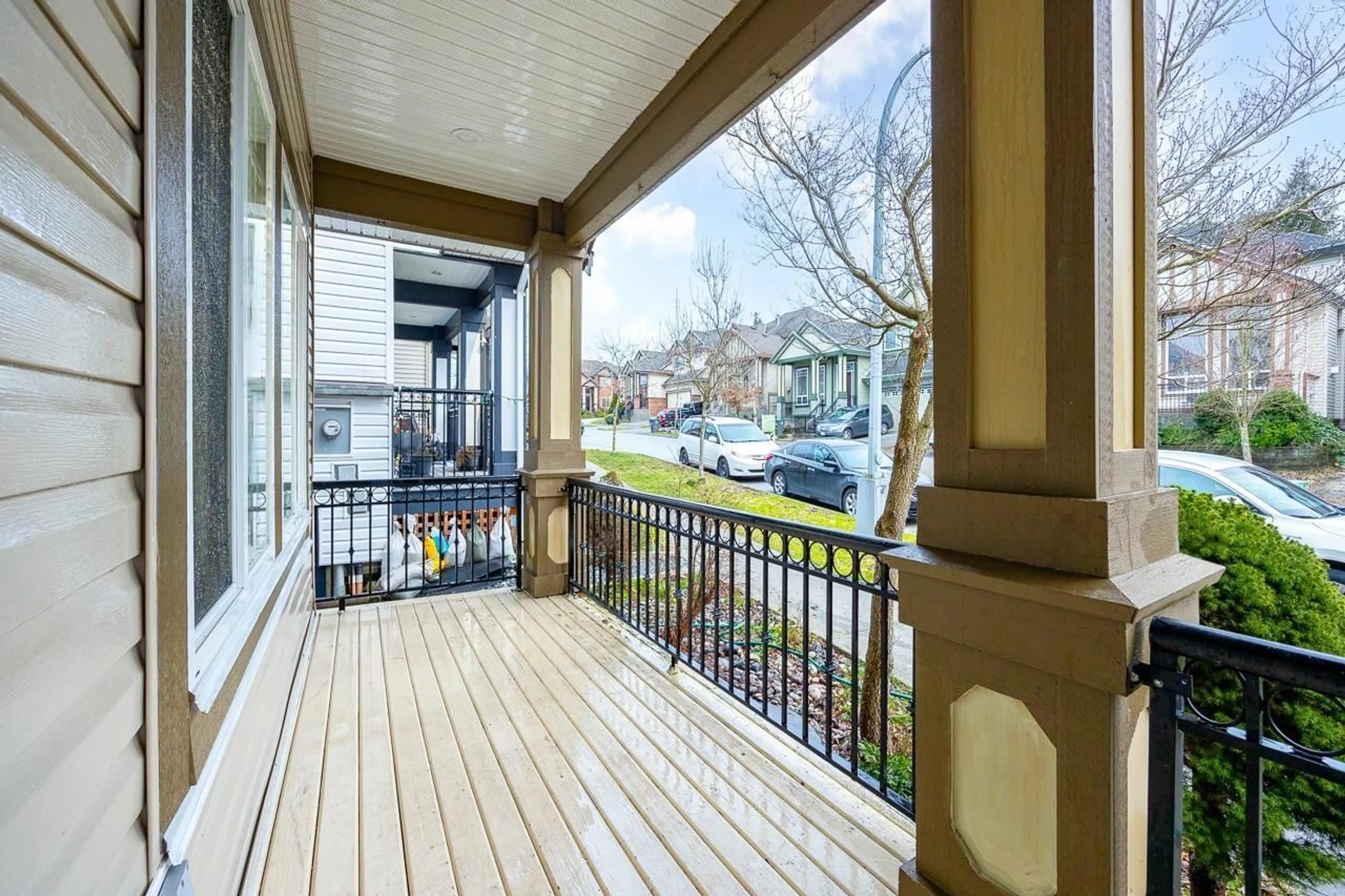 Patio, unknown for 14185 62A, Surrey British Columbia V3X0B2