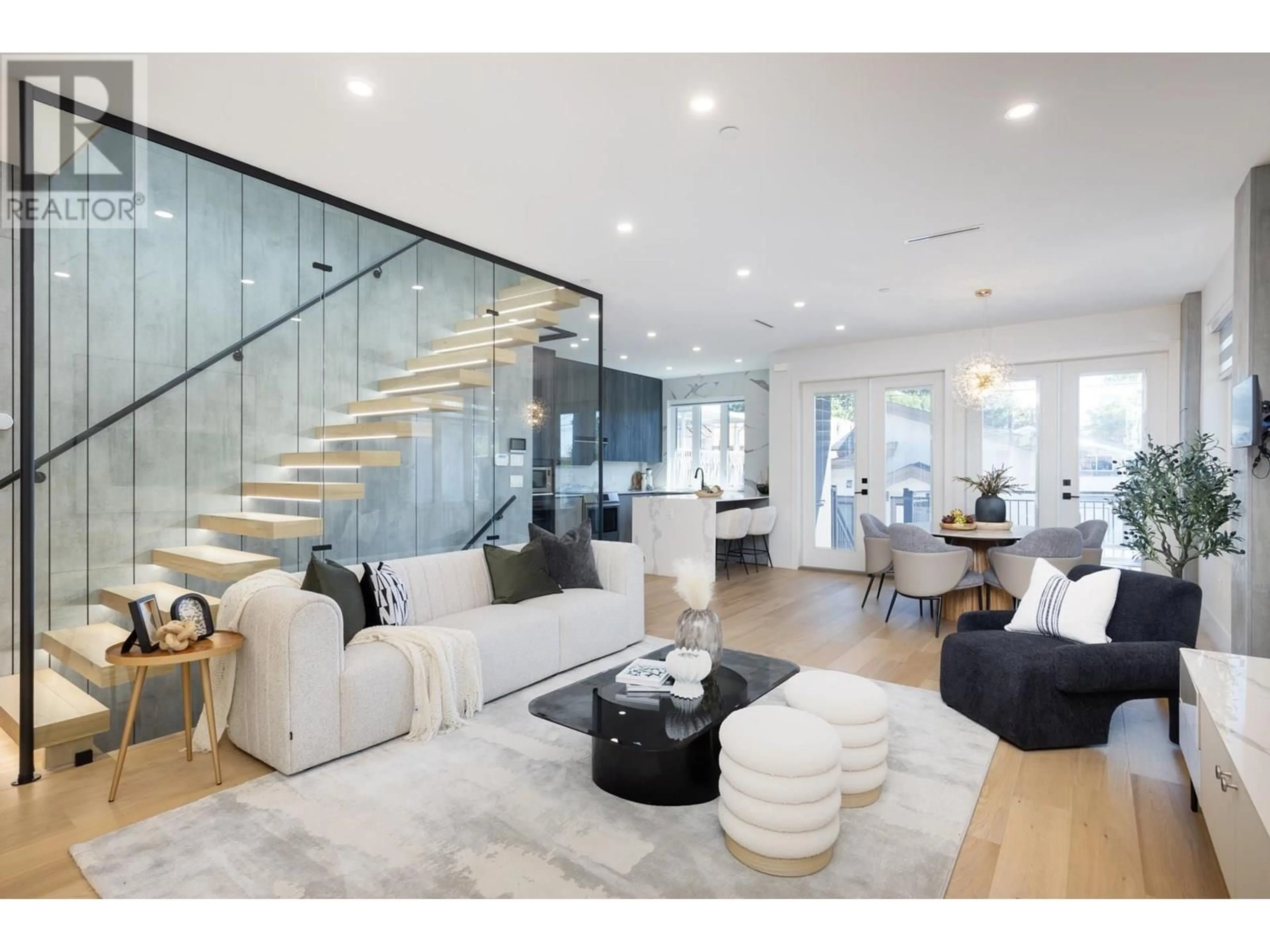 Living room with furniture, unknown for 432 46TH AVENUE, Vancouver British Columbia V5W1Z9