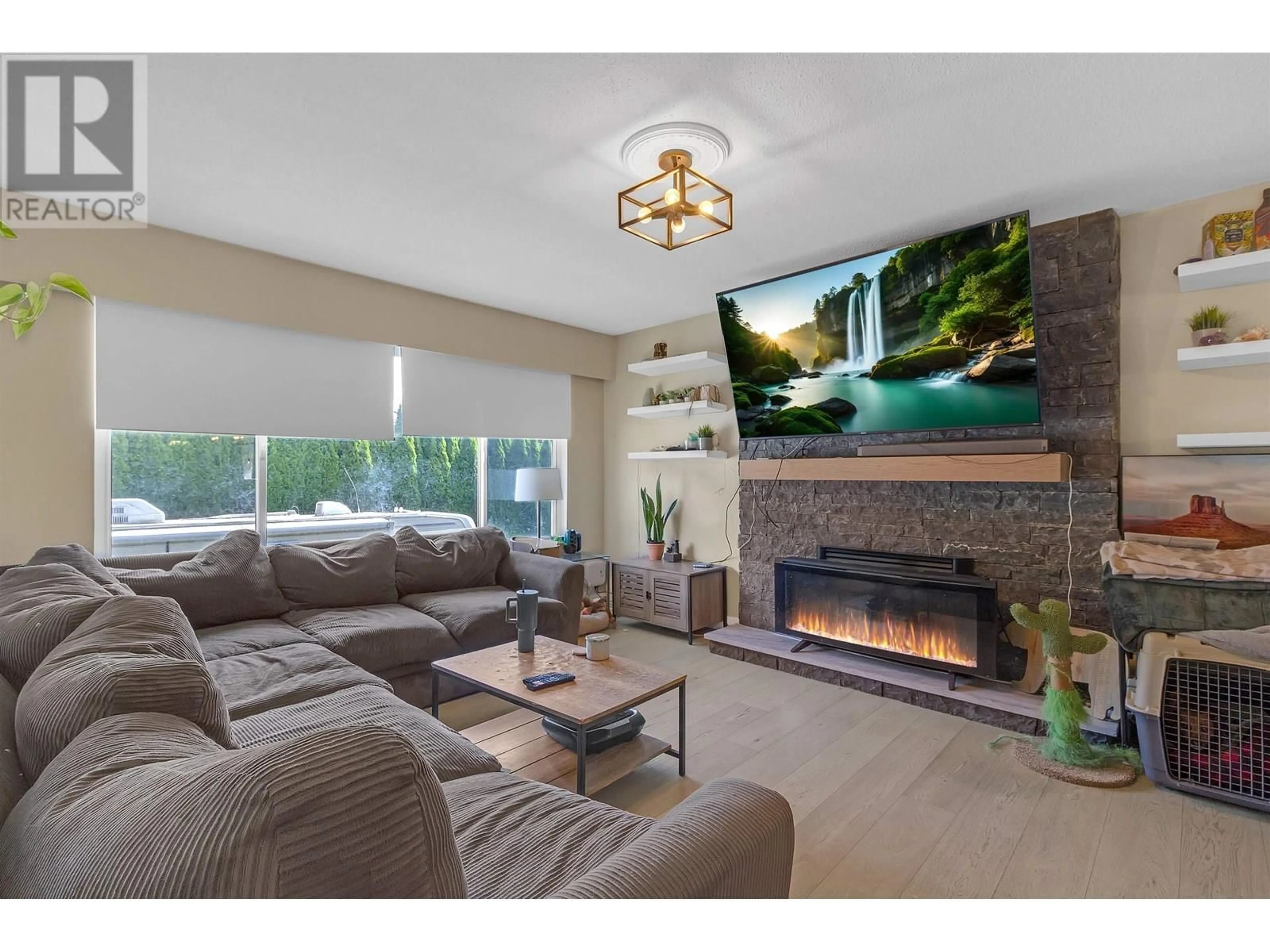 Living room with furniture, unknown for 12209 221 STREET, Maple Ridge British Columbia V2X5T4