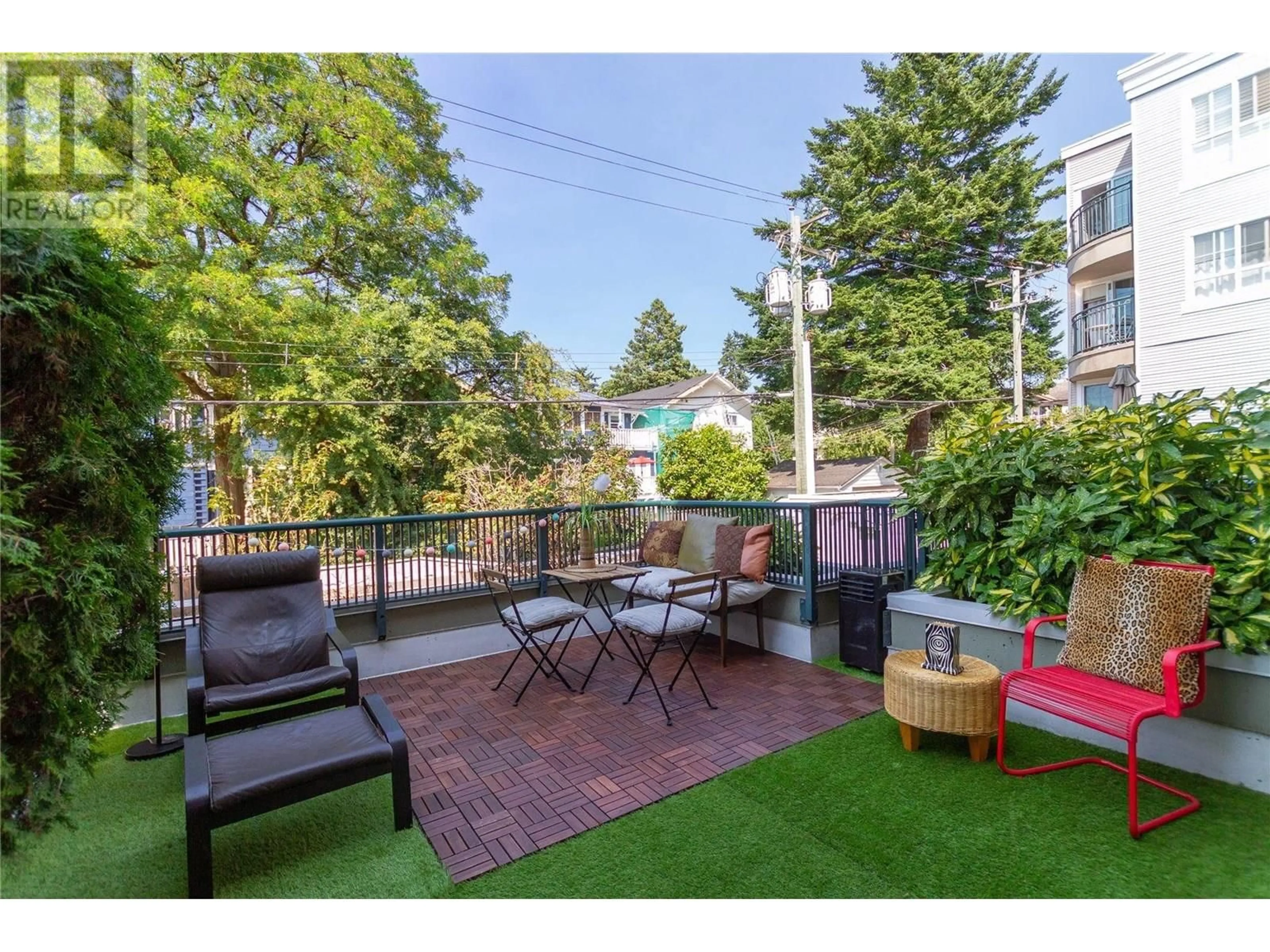Patio, street for 210 - 1989 DUNBAR STREET, Vancouver British Columbia V6R4R5