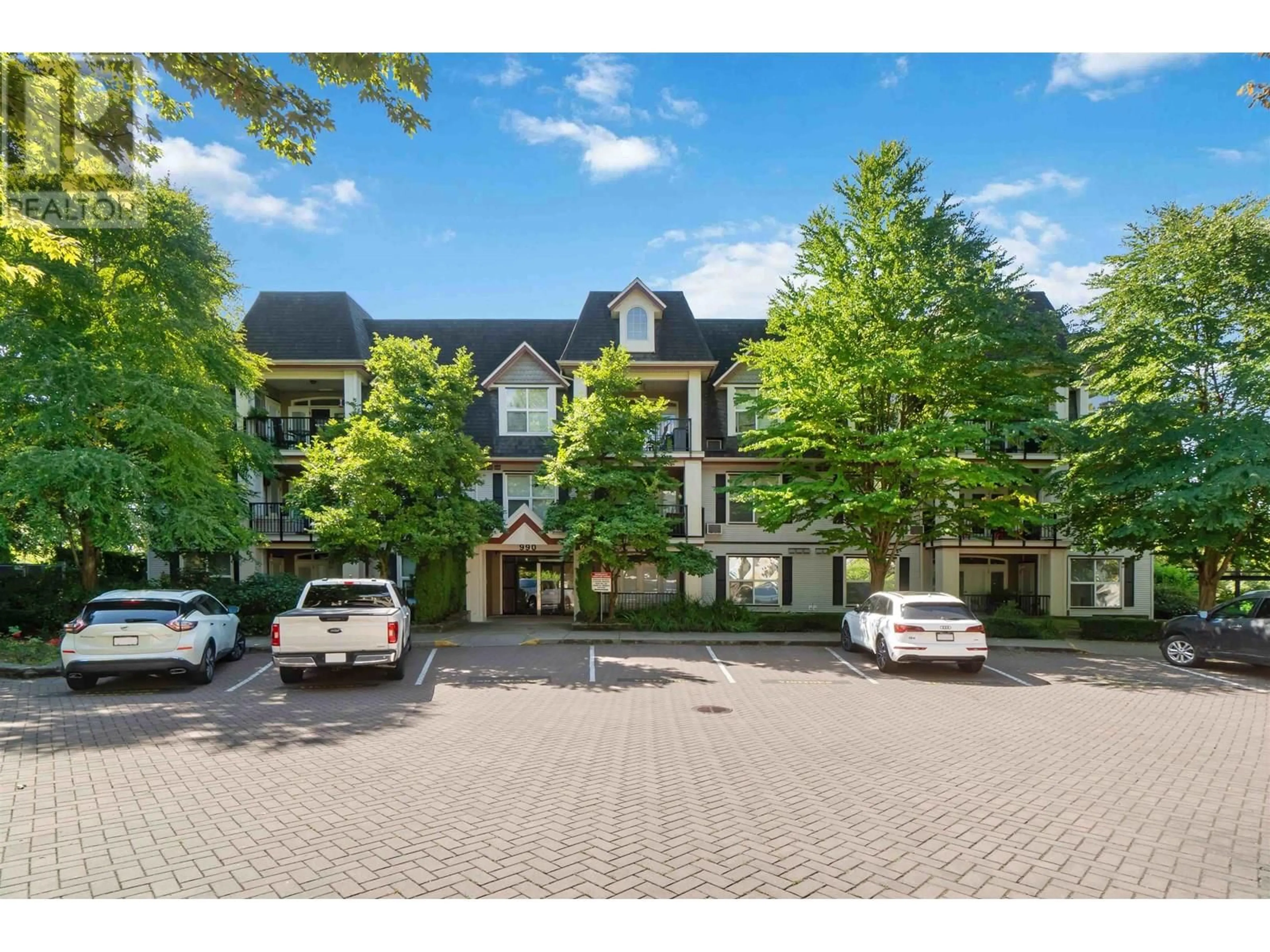 A pic from outside/outdoor area/front of a property/back of a property/a pic from drone, unknown for 318 - 990 ADAIR AVENUE, Coquitlam British Columbia V3K3V2