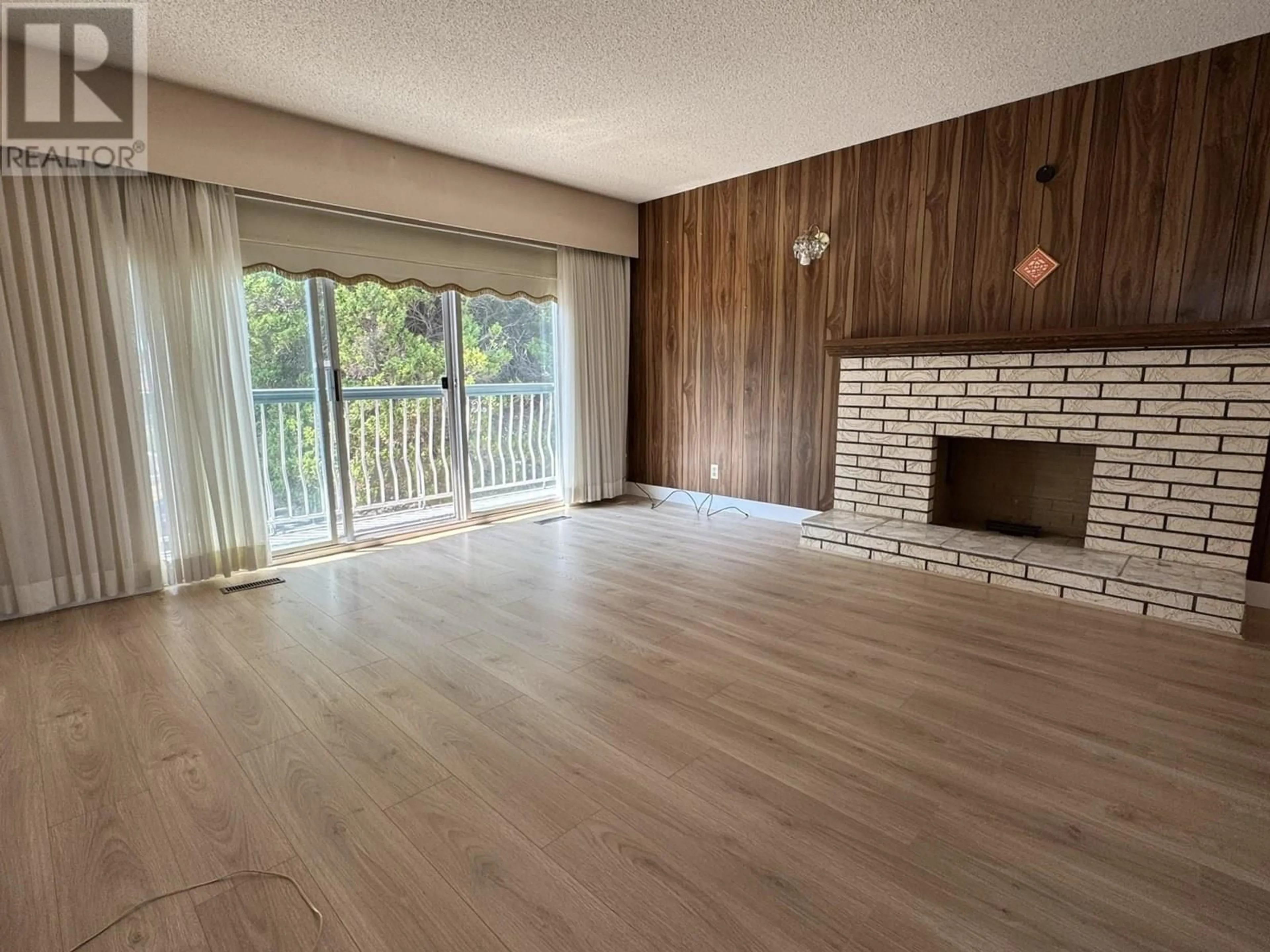 A pic of a room for 5770 SHERBROOKE STREET, Vancouver British Columbia V5W3M9