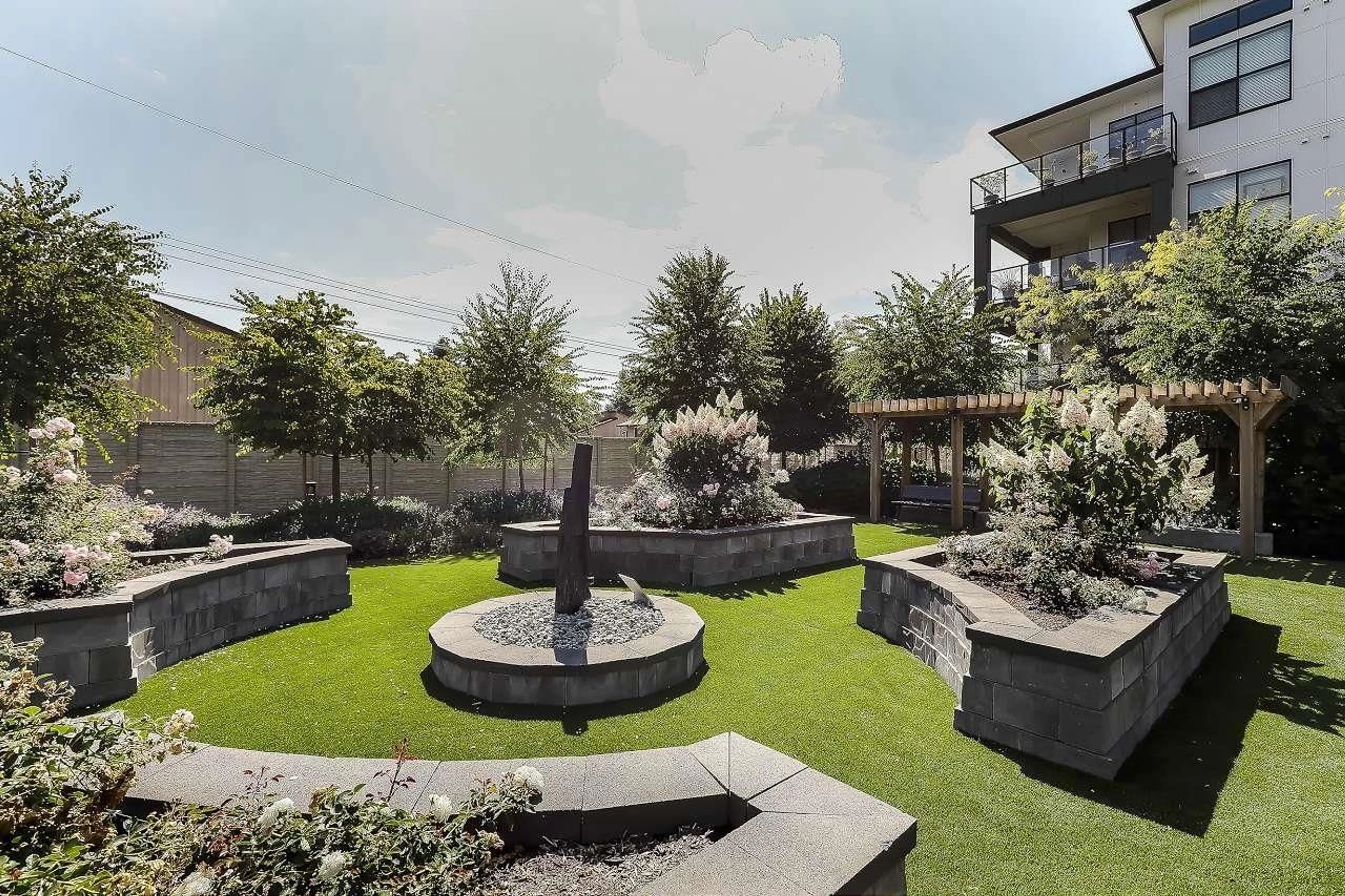 Patio, unknown for 103 - 2120 GLADWIN, Abbotsford British Columbia V2S0L7