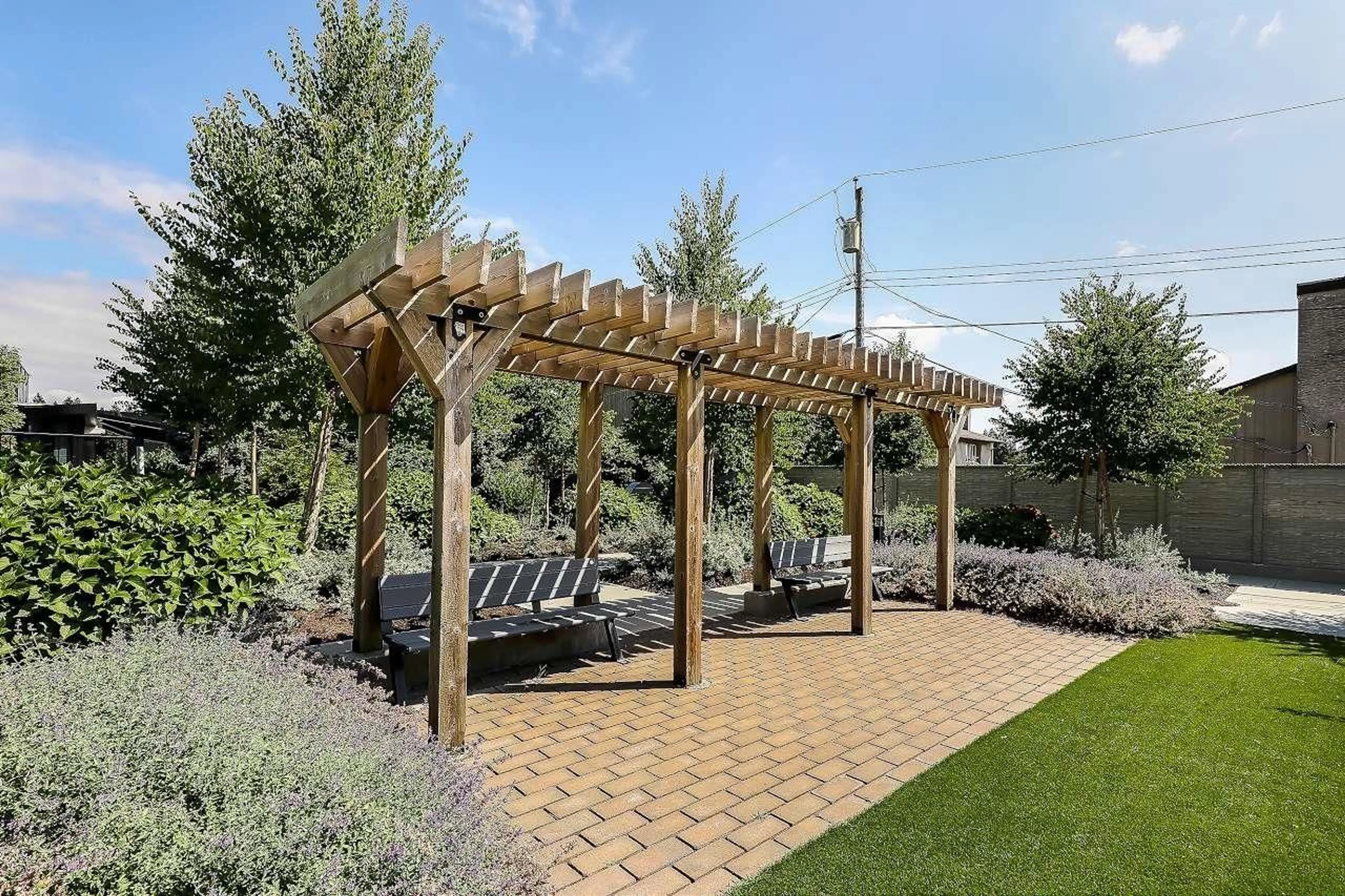 Patio, street for 103 - 2120 GLADWIN, Abbotsford British Columbia V2S0L7