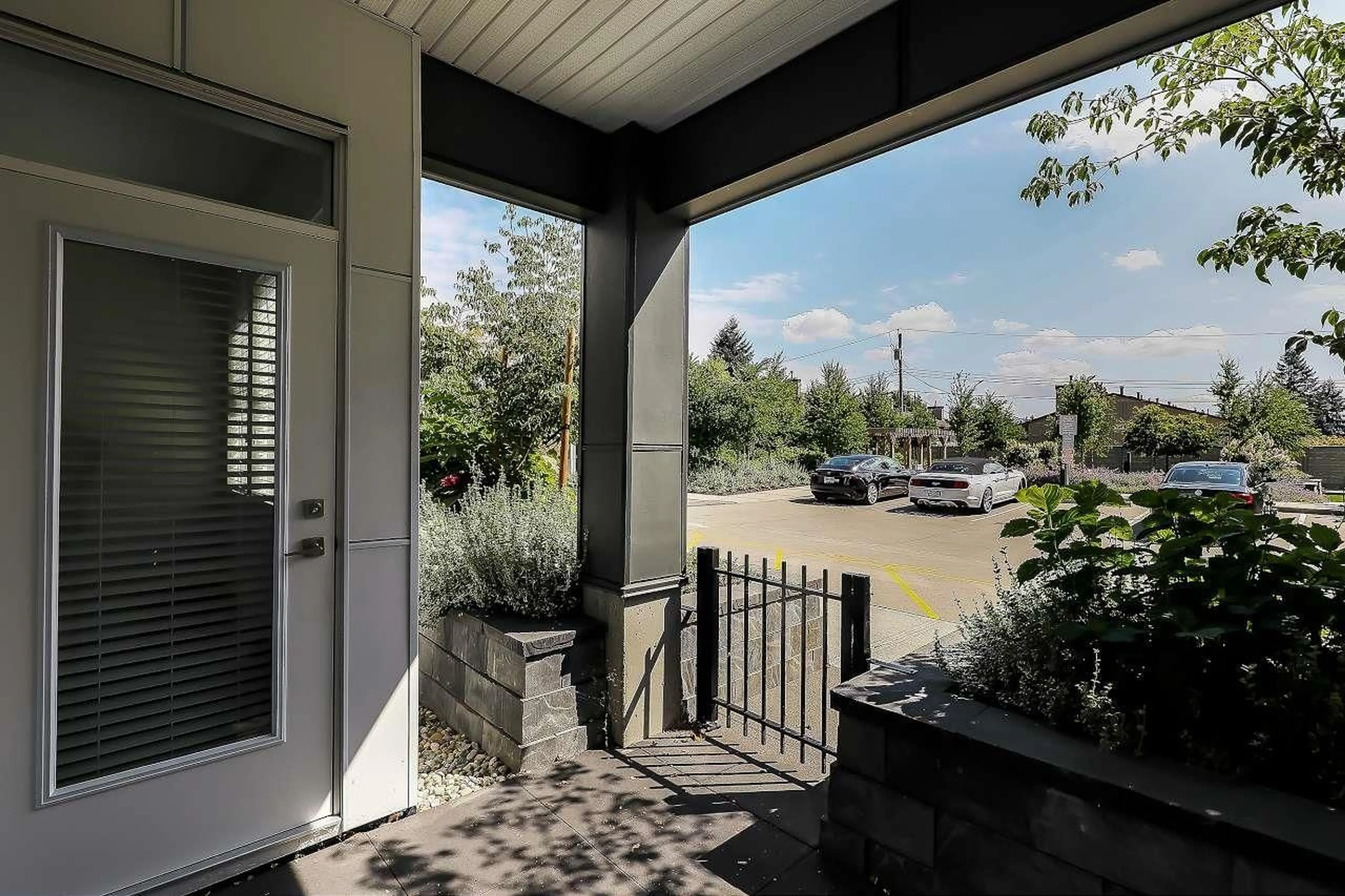 Patio, street for 103 - 2120 GLADWIN, Abbotsford British Columbia V2S0L7