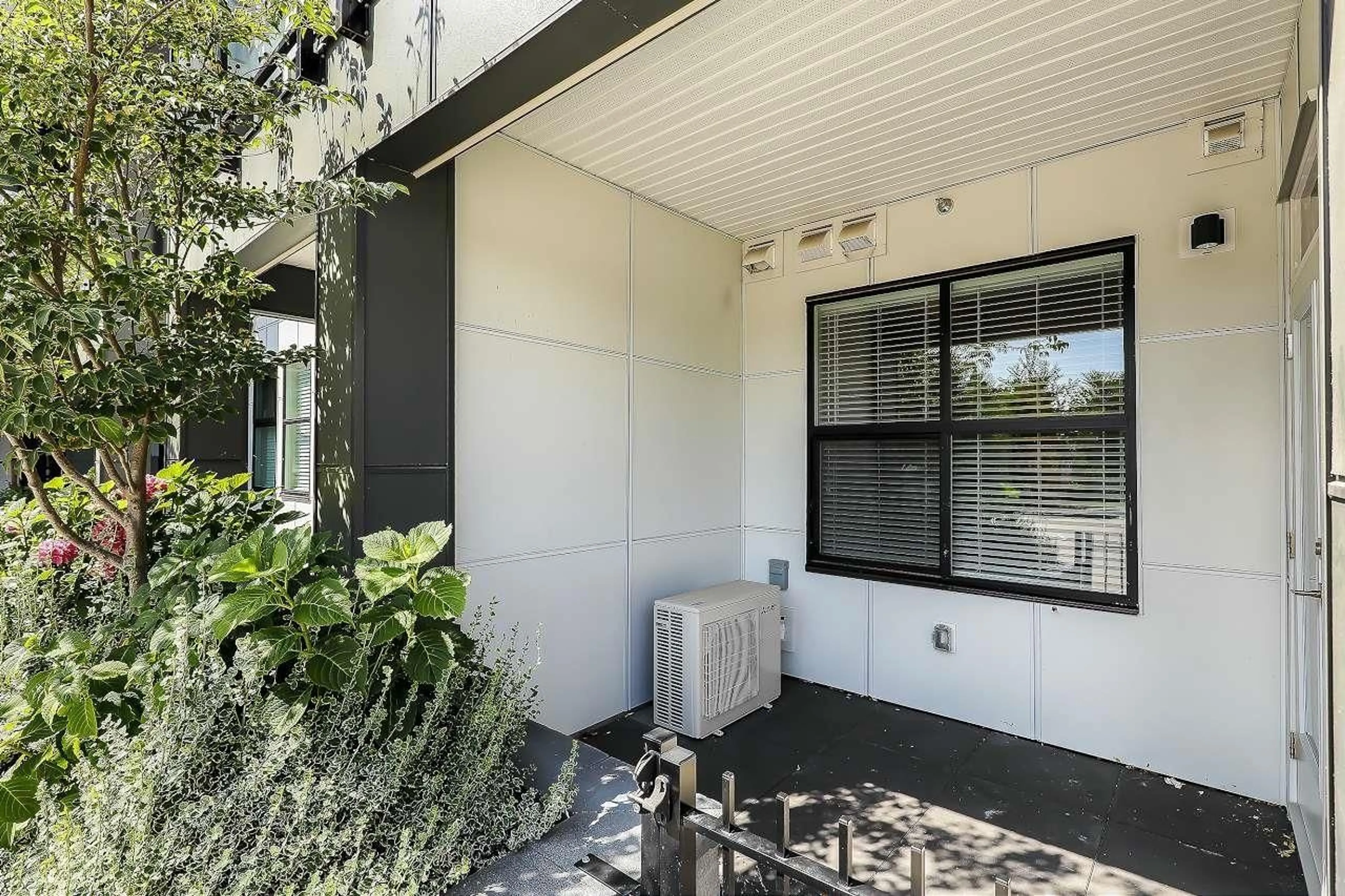 Patio, unknown for 103 - 2120 GLADWIN, Abbotsford British Columbia V2S0L7